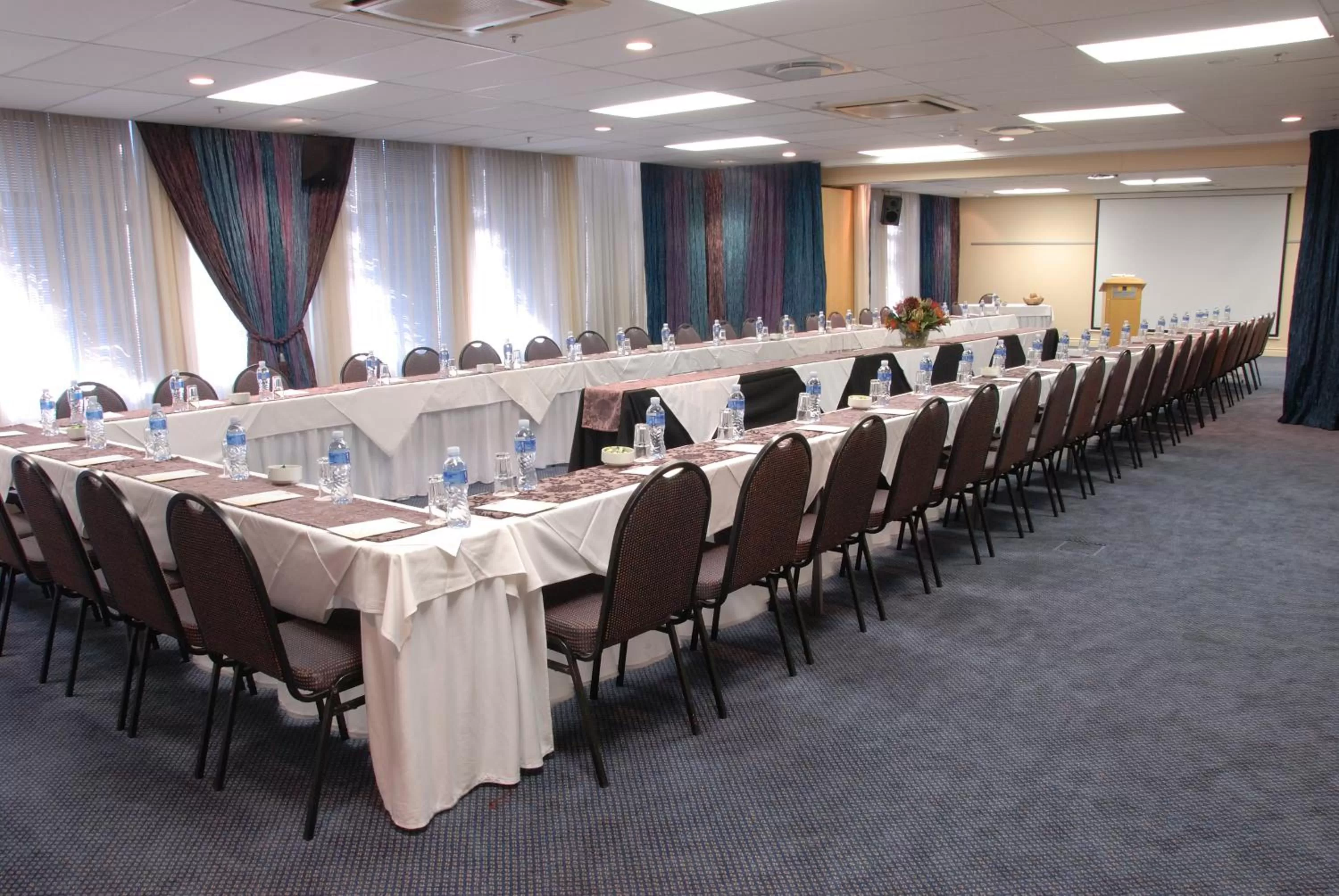 Business facilities in Cape Town Lodge Hotel