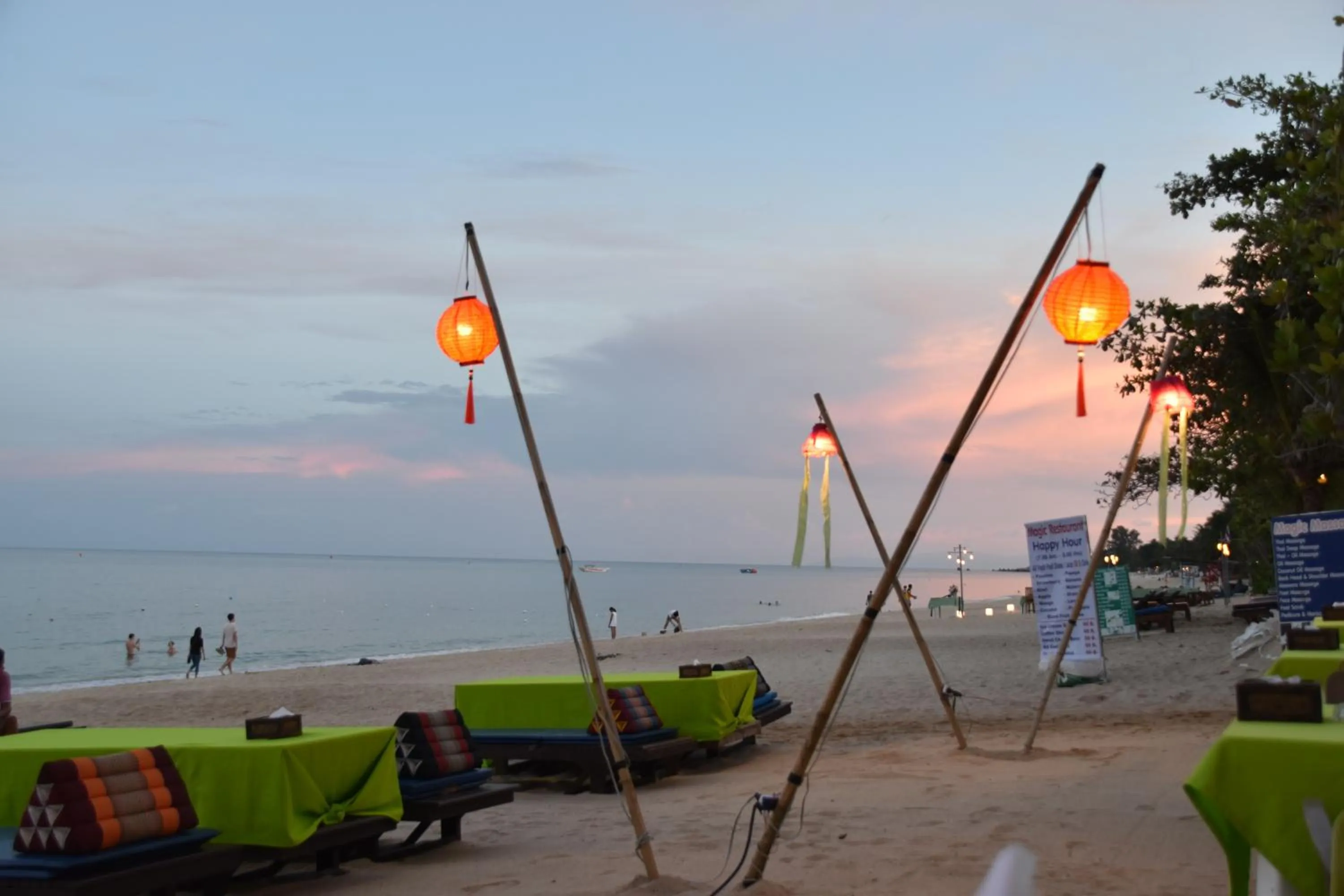 Restaurant/places to eat in Magic Resort