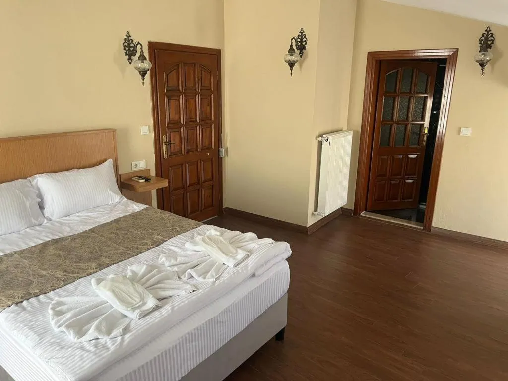 Deluxe Double Room in Ottoman Elegance Hotel