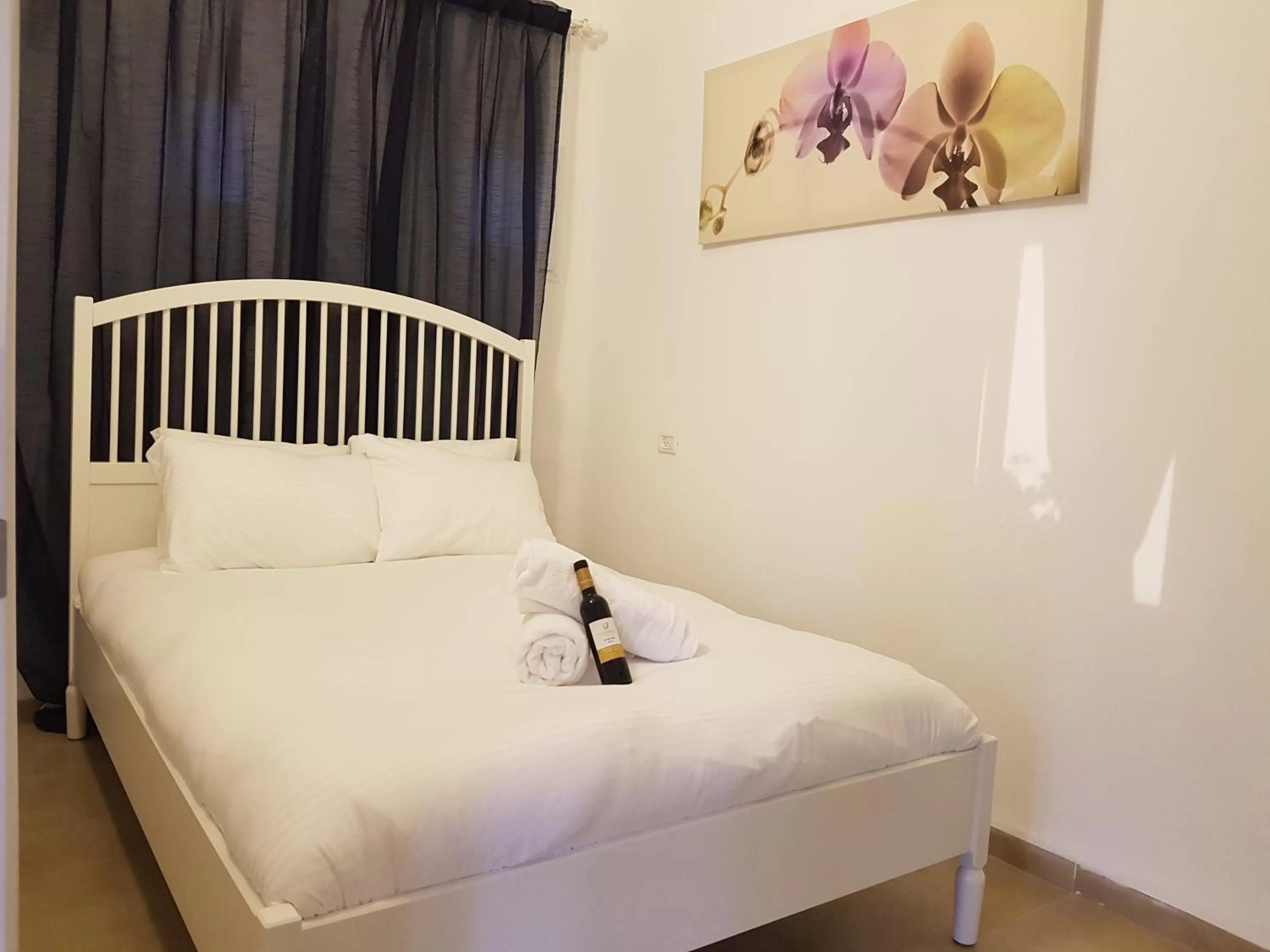 Bedroom, Bed in אבני החושן- Avnei Hoshen