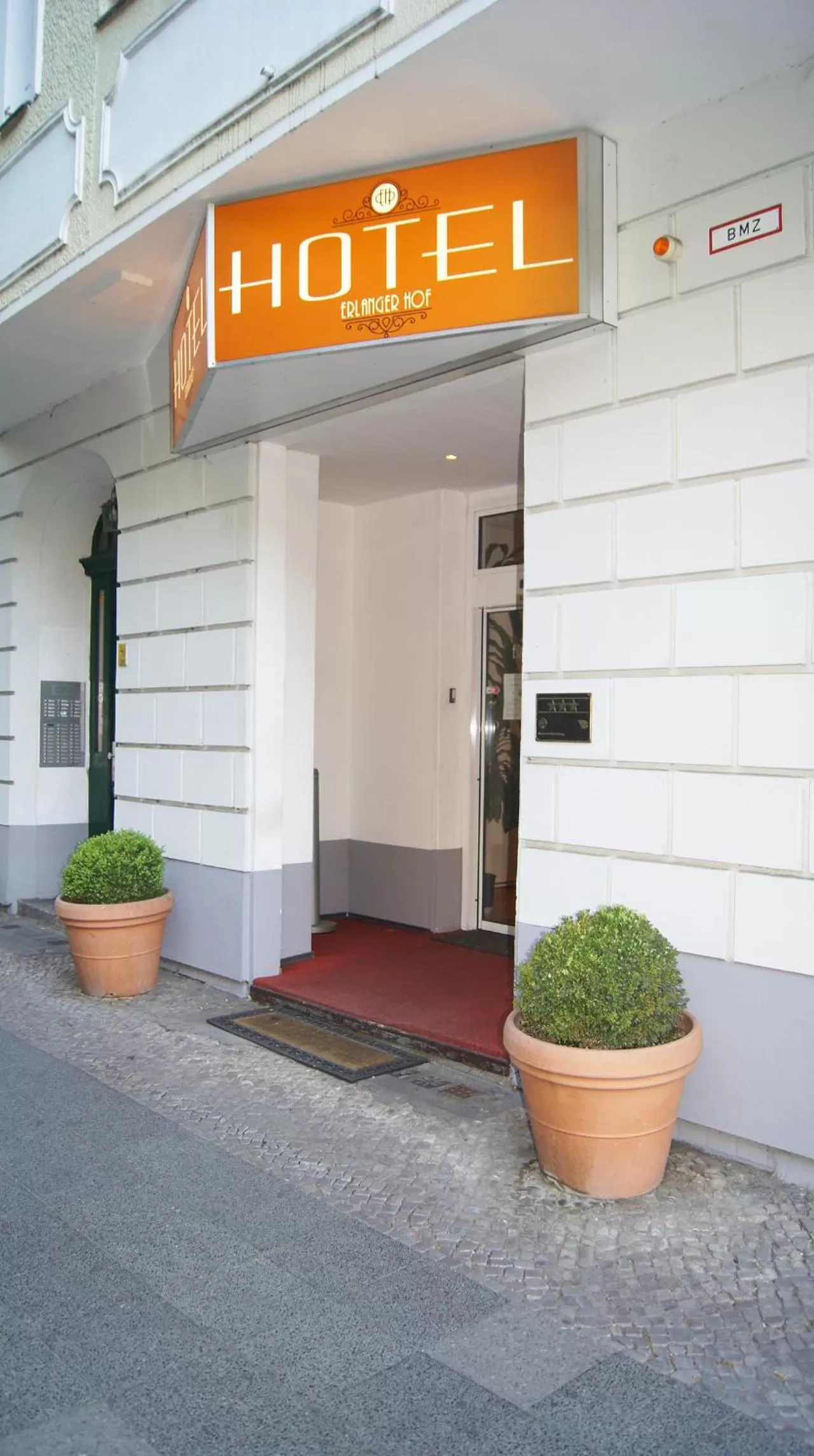 Facade/entrance in Erlanger Hof