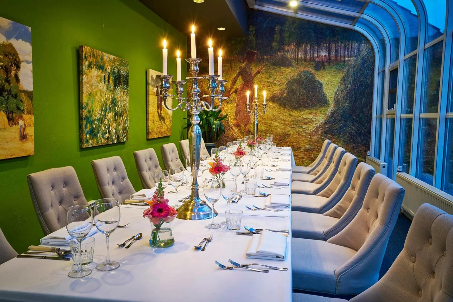 Restaurant/places to eat in Hotel Brull