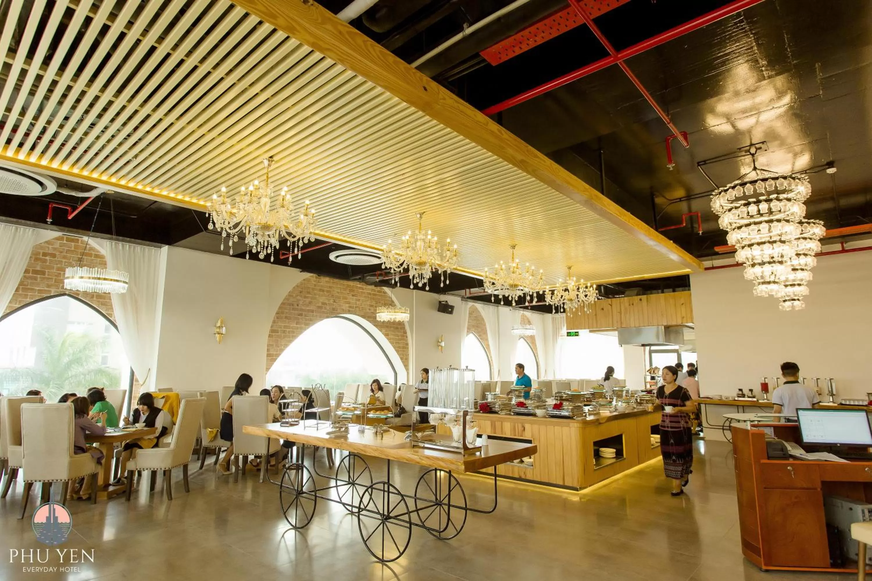 Restaurant/places to eat in PHÚ YÊN EVERYDAY HOTEL
