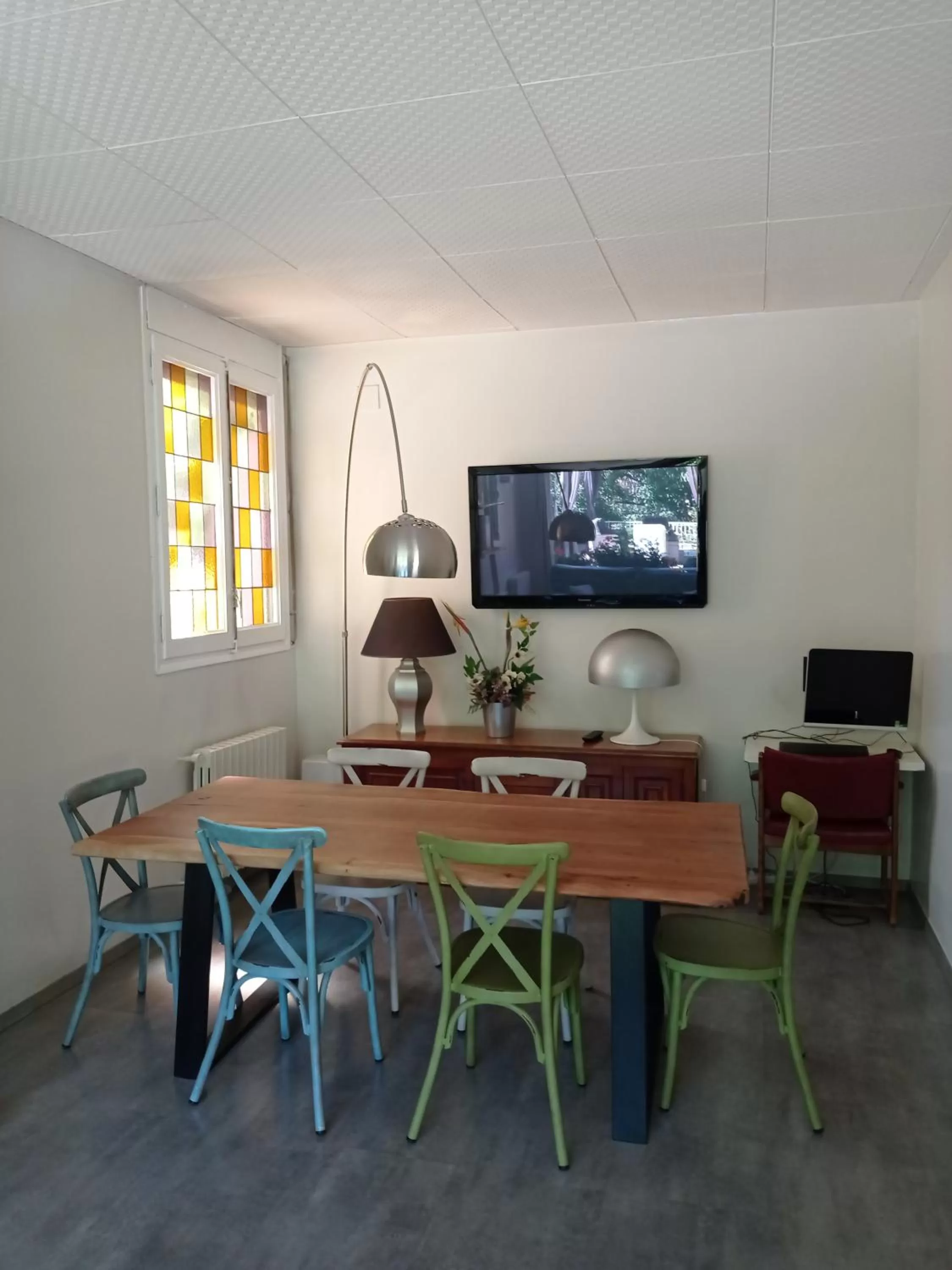 Communal lounge/ TV room in Hotel Sol-Park