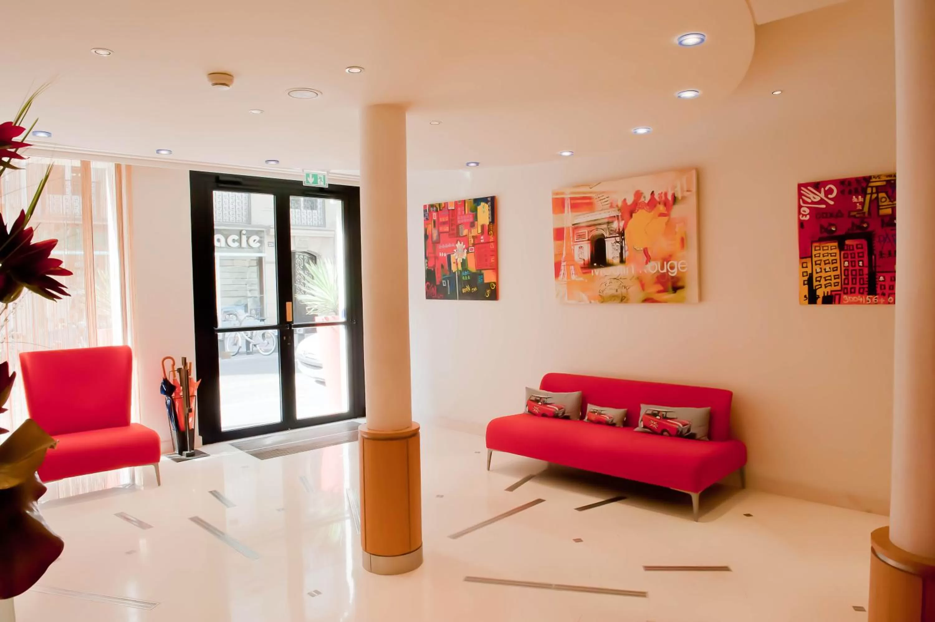 Lobby or reception in Westside Arc de Triomphe Hotel