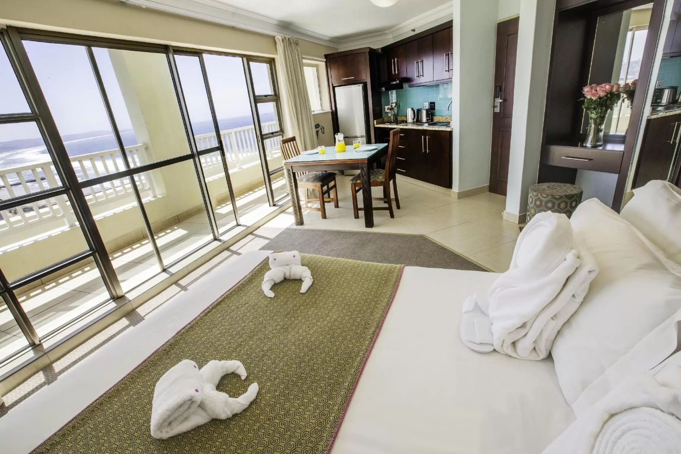 Kitchen or kitchenette in First Group The Palace All-Suite