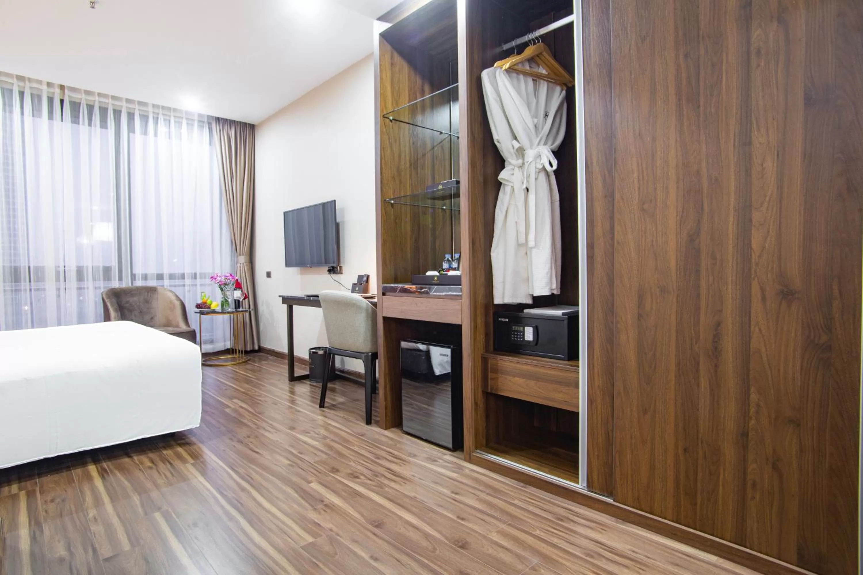 Communal lounge/ TV room in Western Skyline Hotel