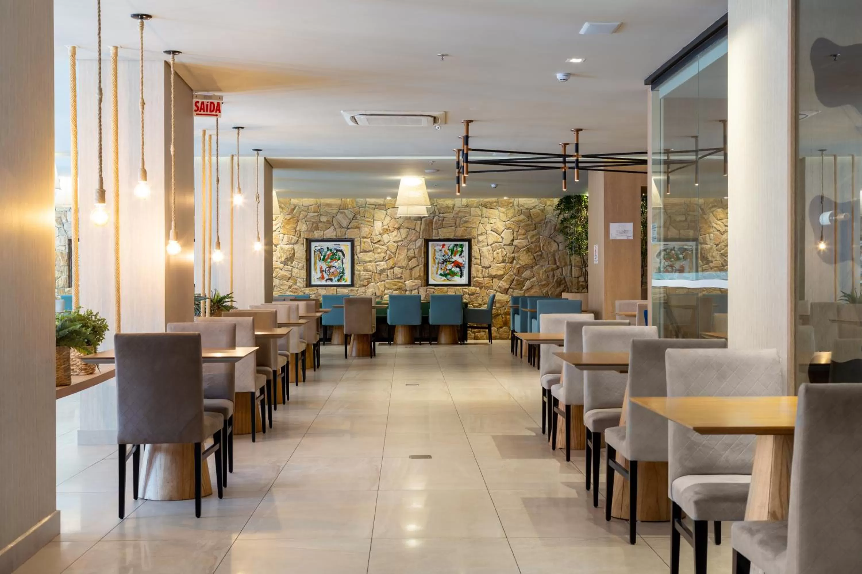 Restaurant/places to eat in Hilton Garden Inn Praia Brava