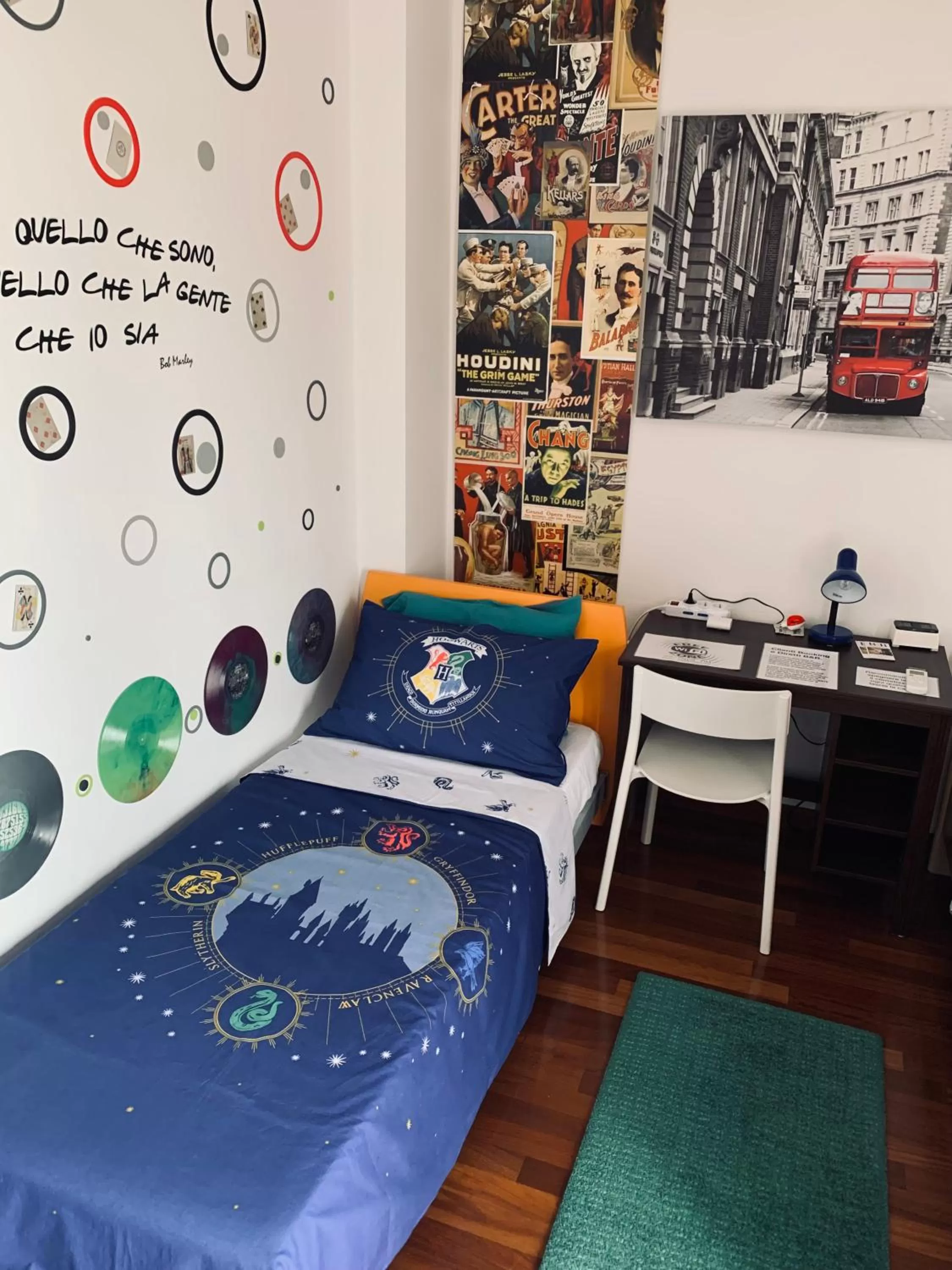 Photo of the whole room, Bed in B&BMagicHouse