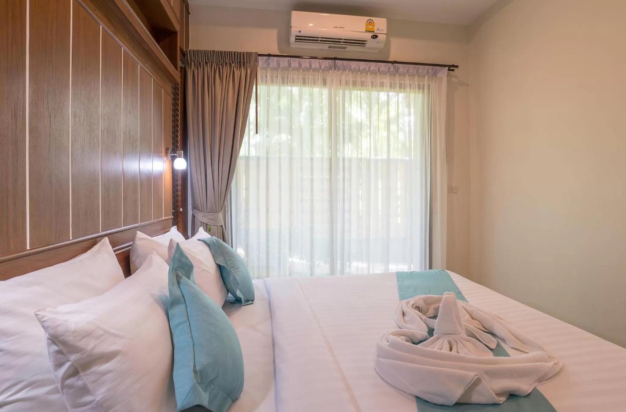 Bed in The Scene Cliff View Villas