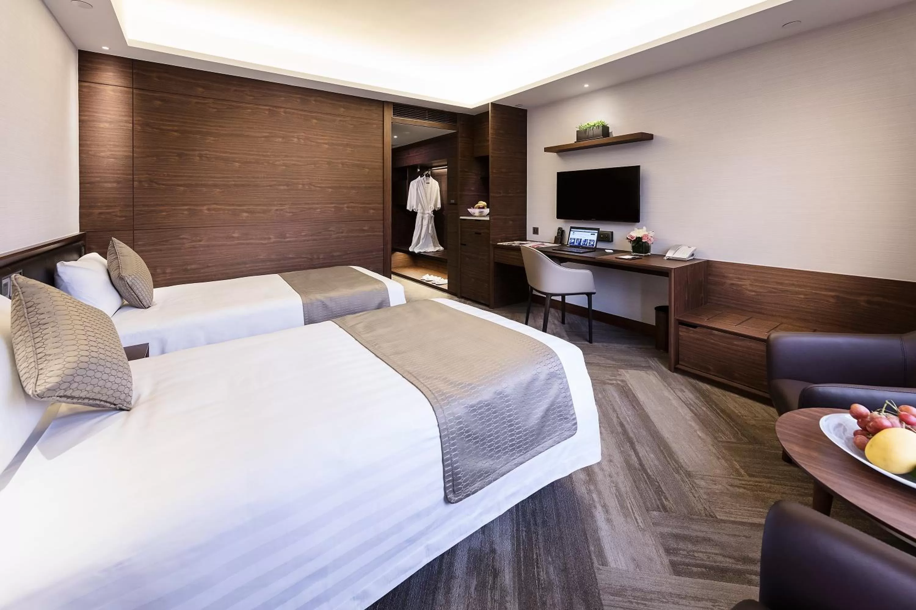 Bedroom, Bed in Gloucester Luk Kwok Hong Kong