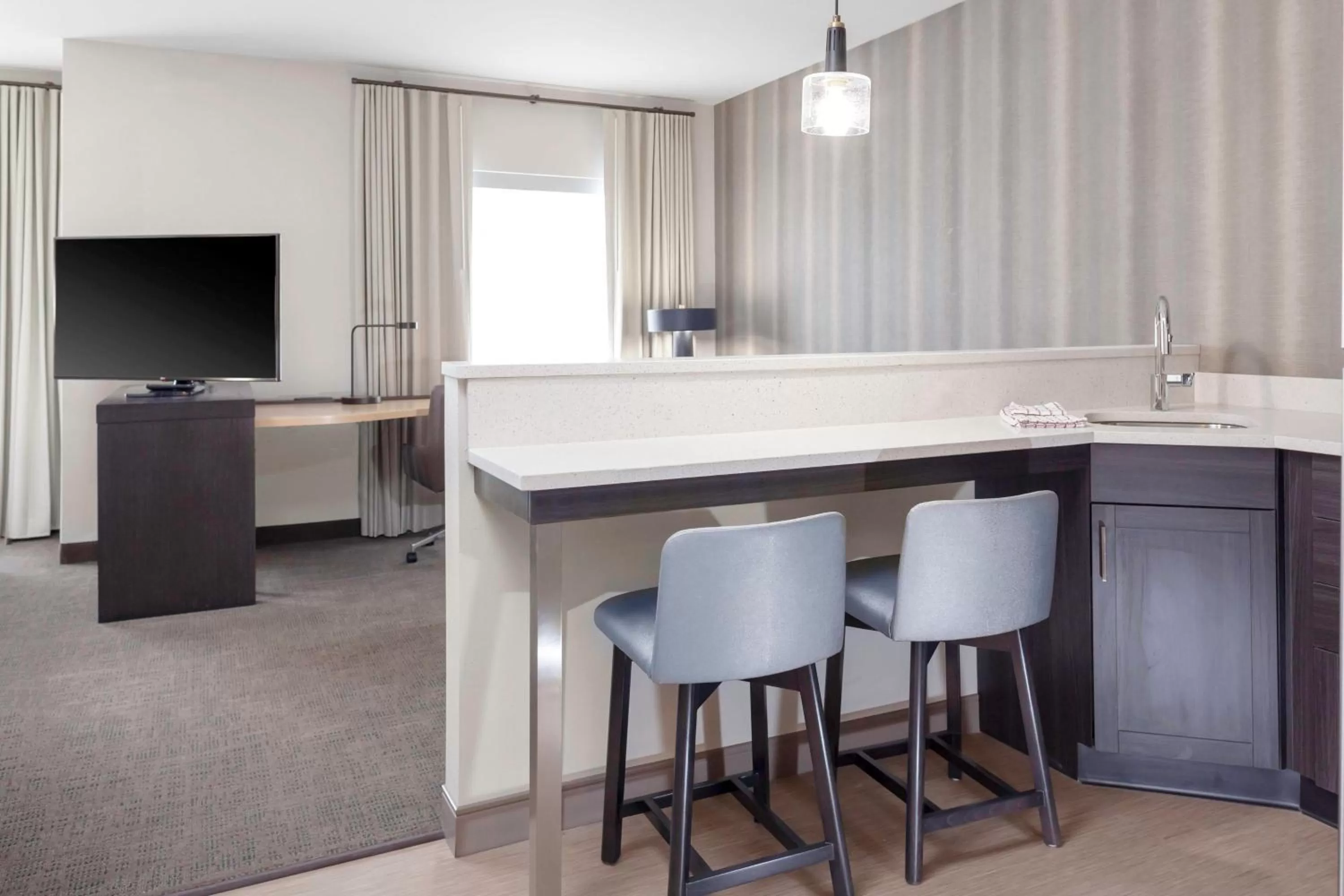 King Studio with Adapted Tub - Mobility Accessible in Residence Inn by Marriott St. Louis West County