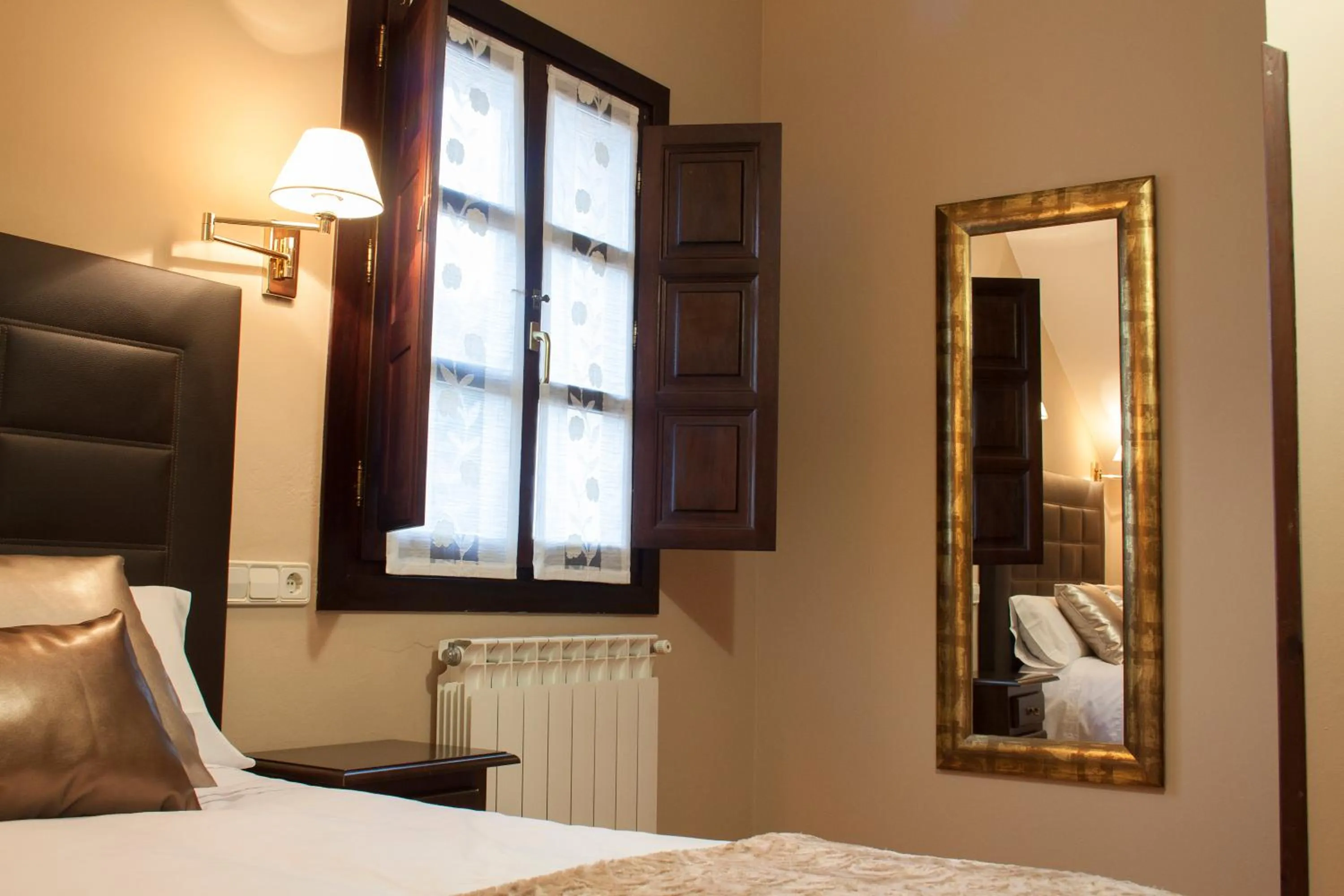 Photo of the whole room, Bed in Hotel Rural Entremontes