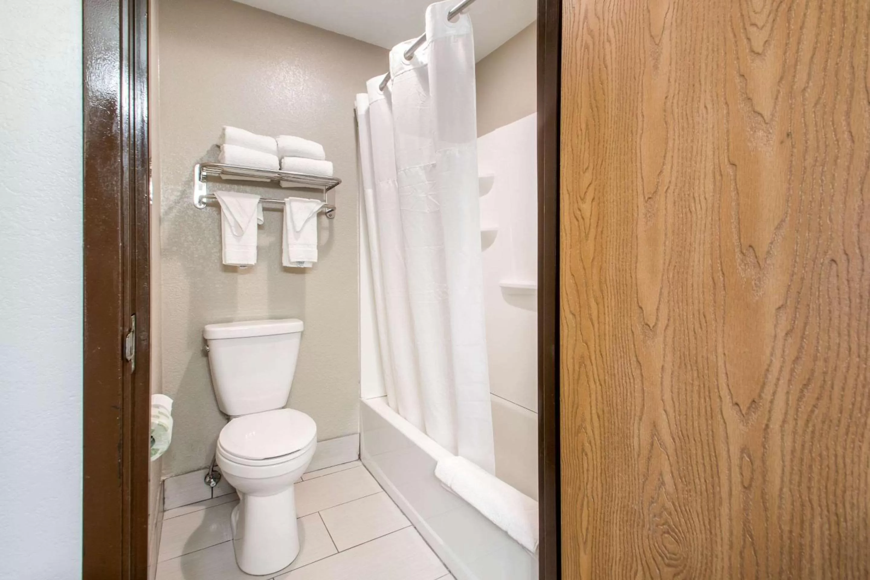 Bathroom in Quality Inn Madison West Near University Area