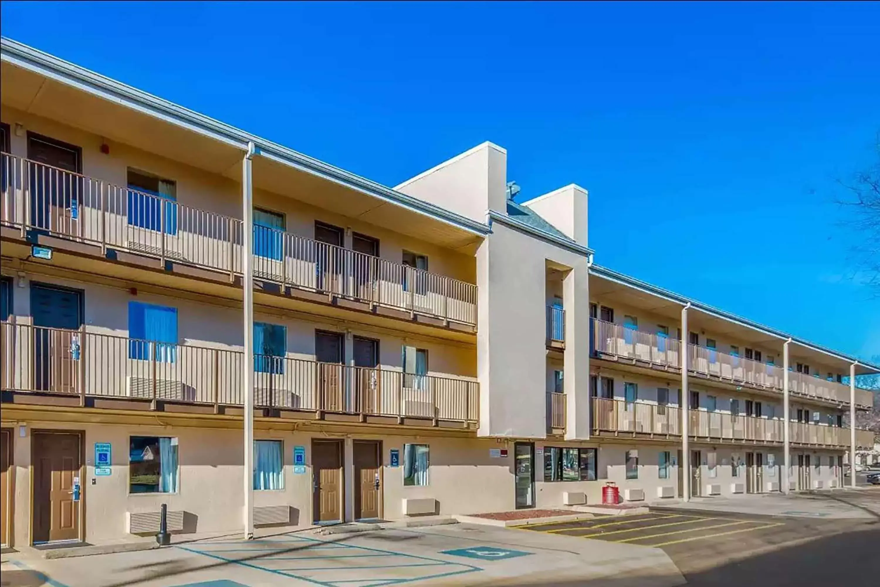 Days Inn by Wyndham Charleston WV Days Inn by Wyndham Charleston WV