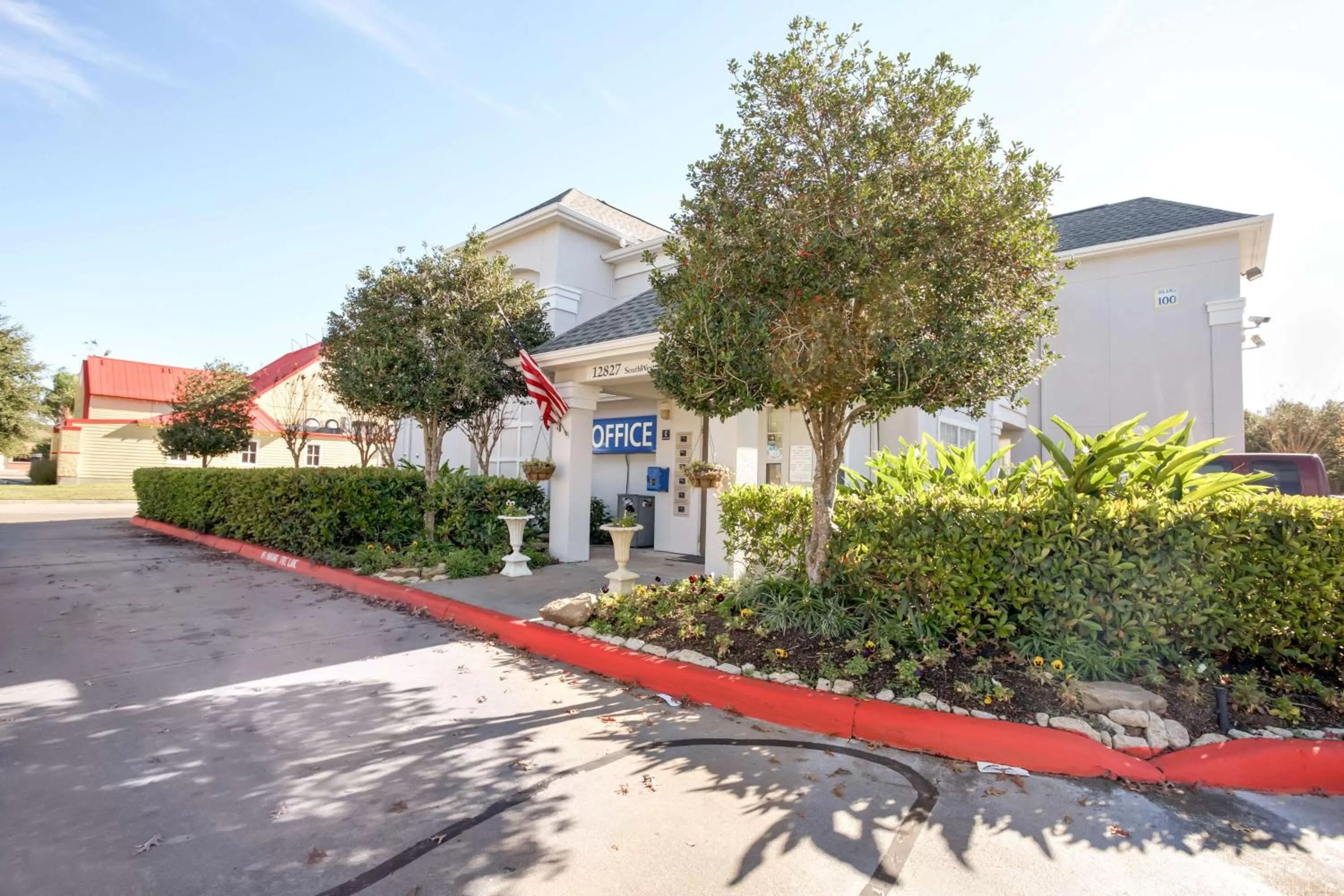 Property building in Studio 6-Stafford, TX - Houston - Sugarland