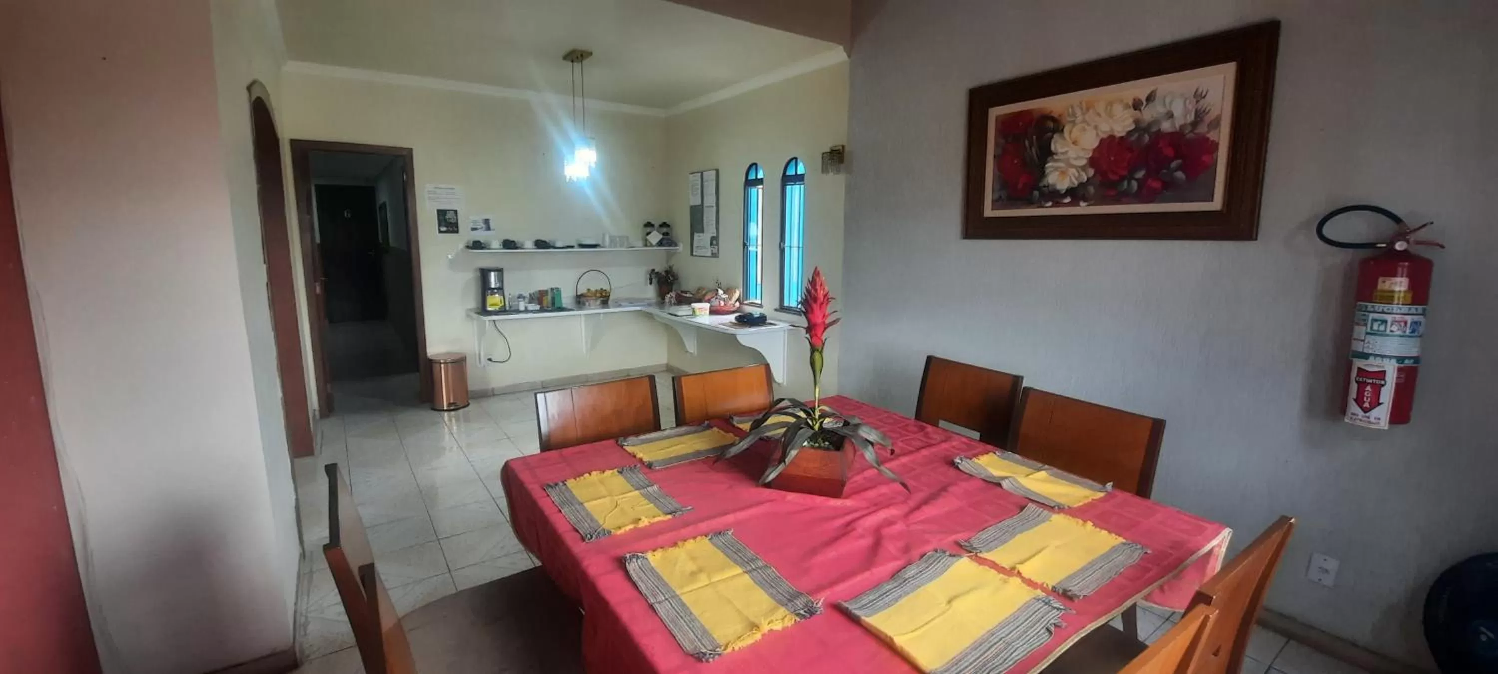 Dining area in Pousada Casa Familia