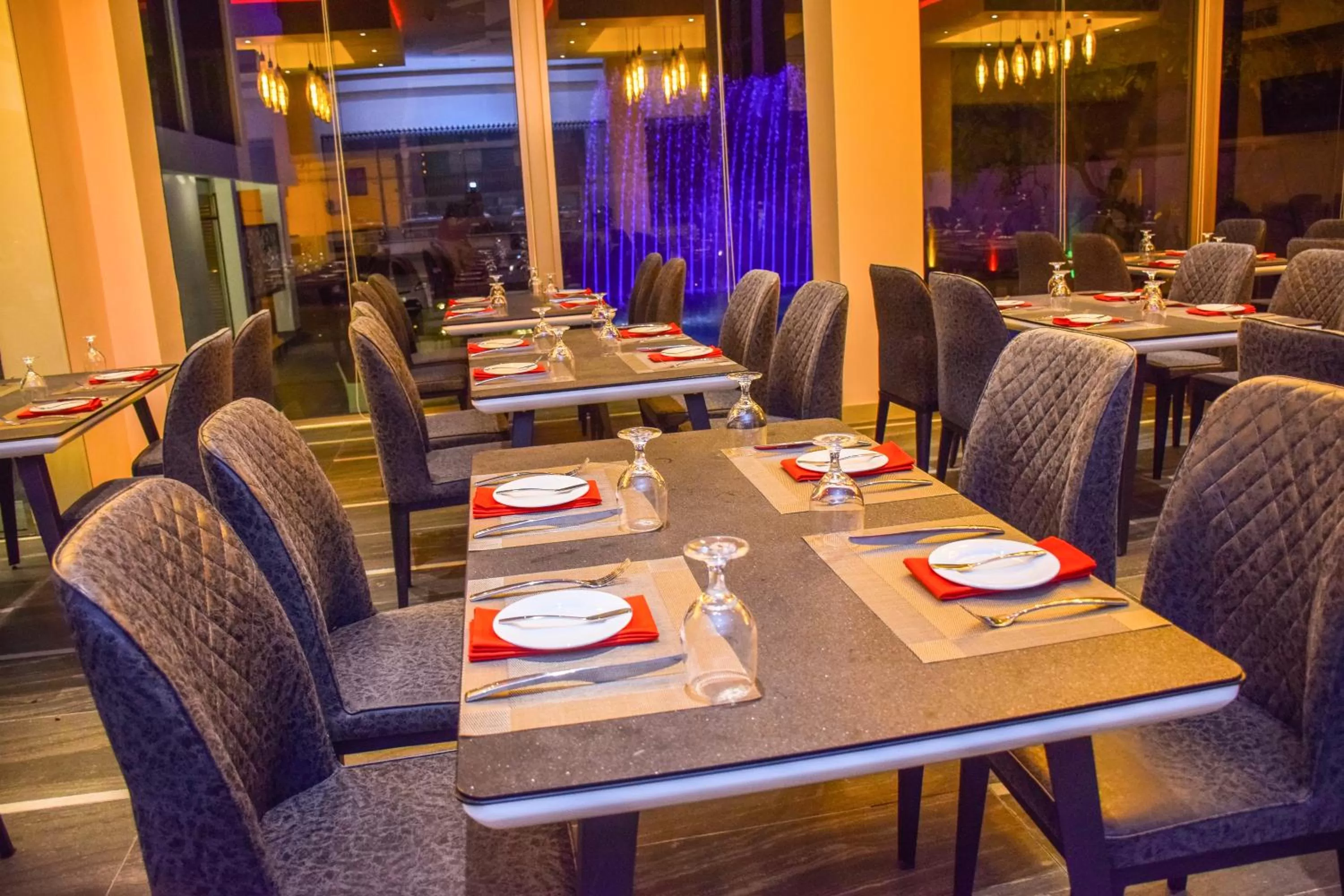 Restaurant/places to eat in Ruvisha Beach Hotel