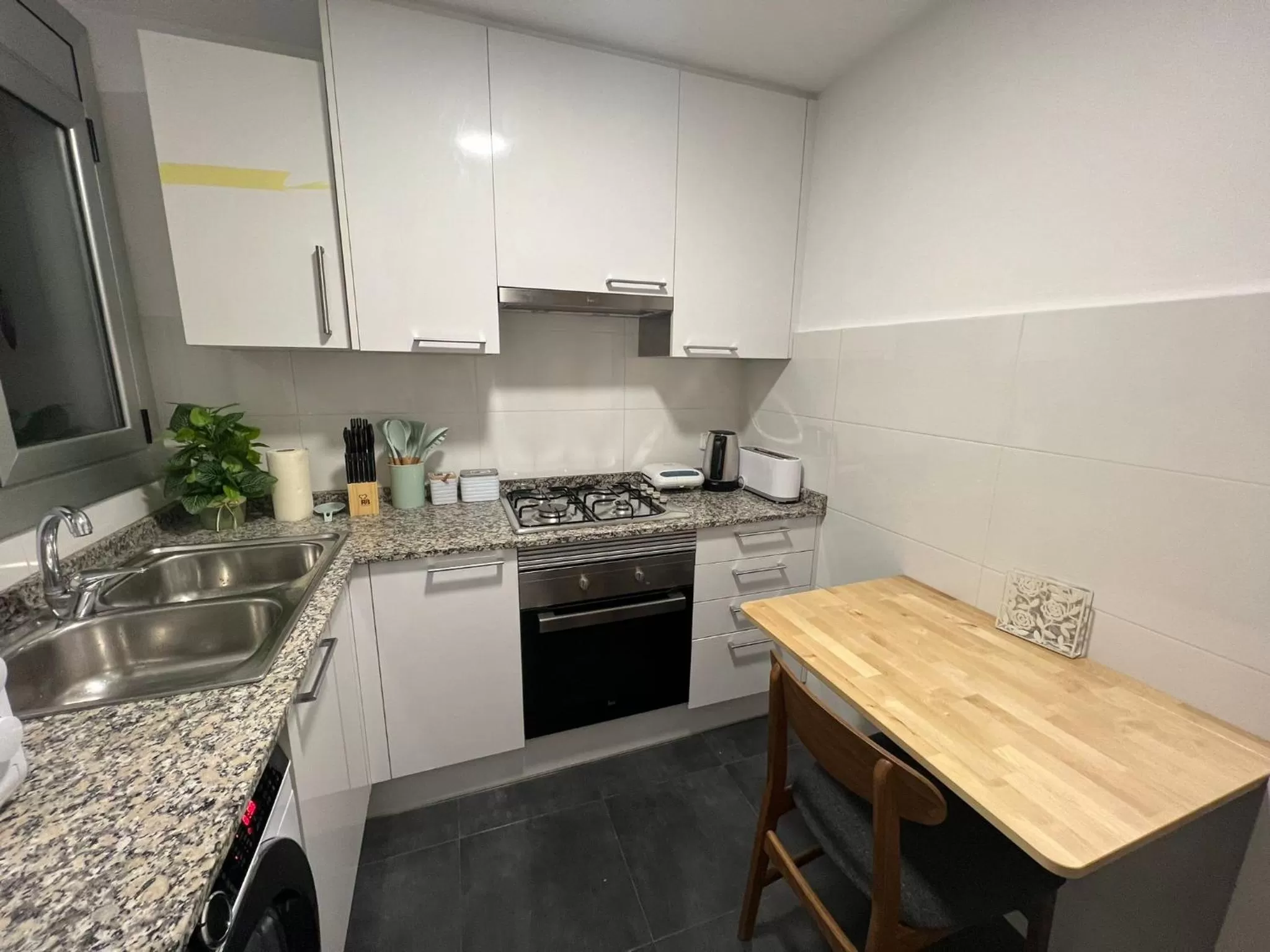 Kitchen/Kitchenette in Habitaciones Rambla Catalunya