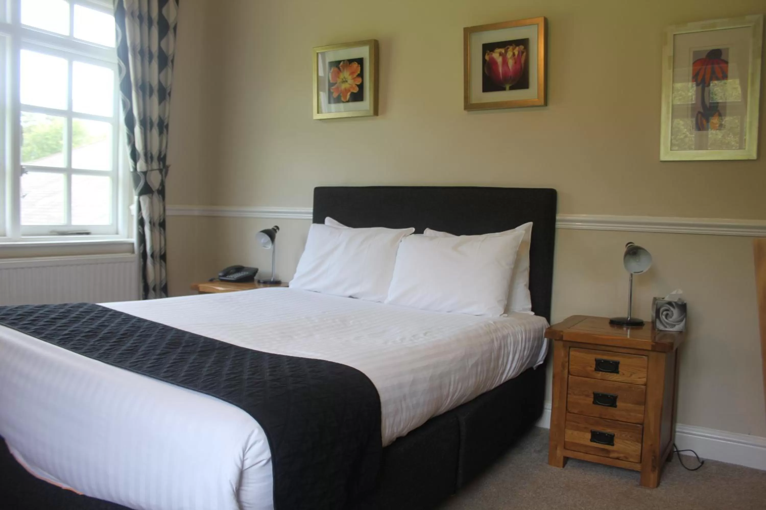 Bedroom, Bed in Nant Ddu Lodge Hotel & Spa