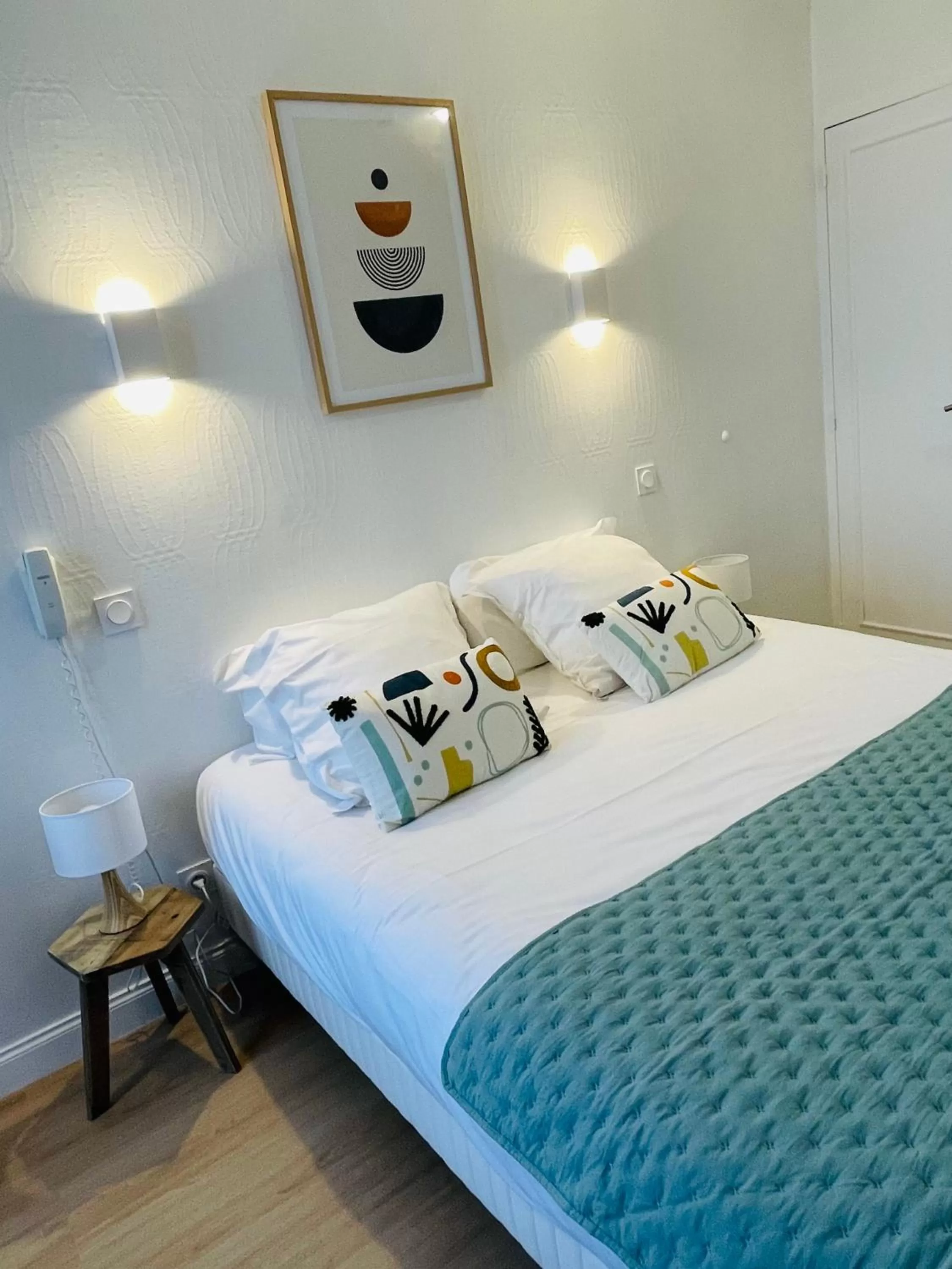 Bed in Hôtel Porte Mars Reims Gare Centre Arena