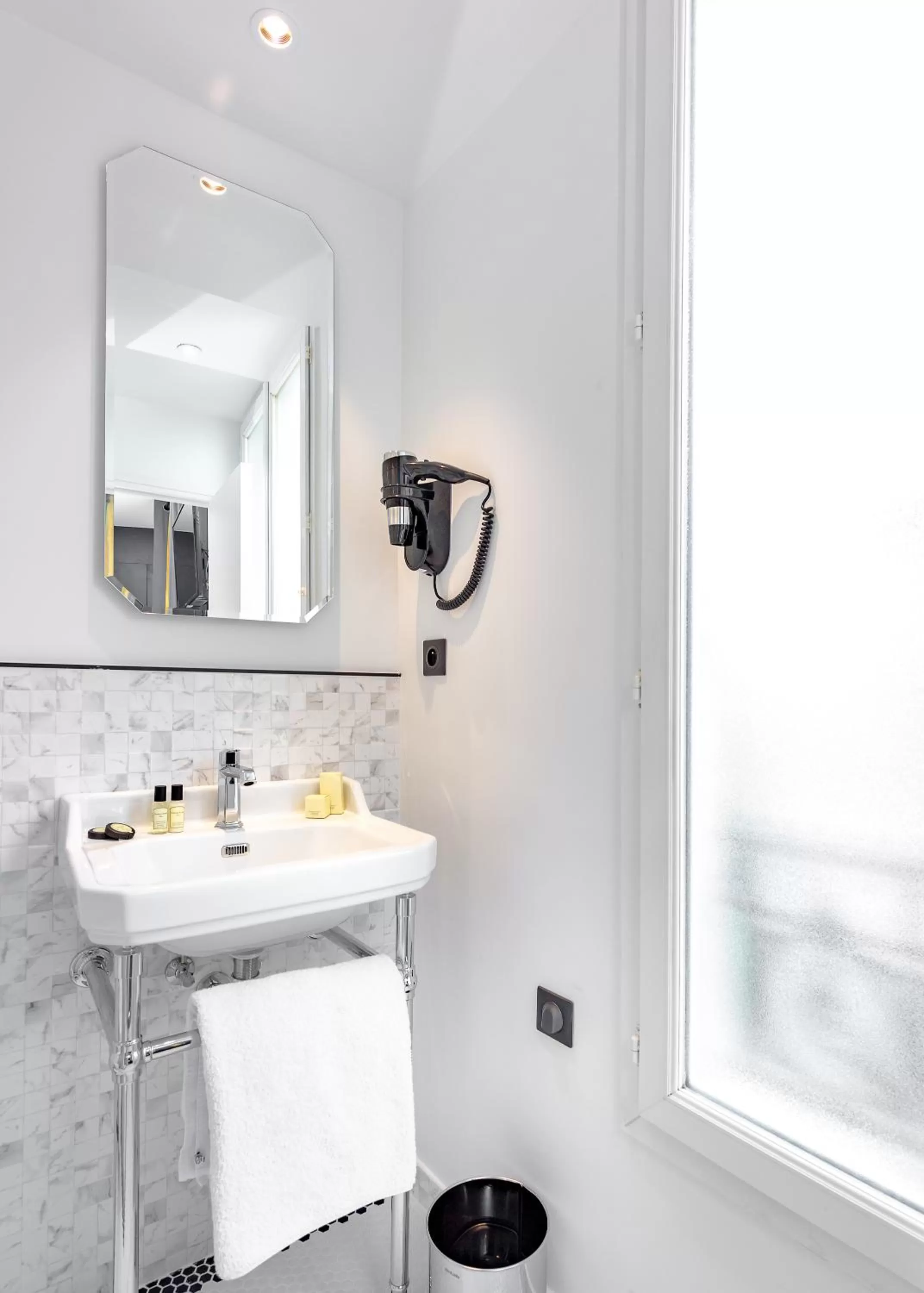 Bathroom in Hôtel Clarisse