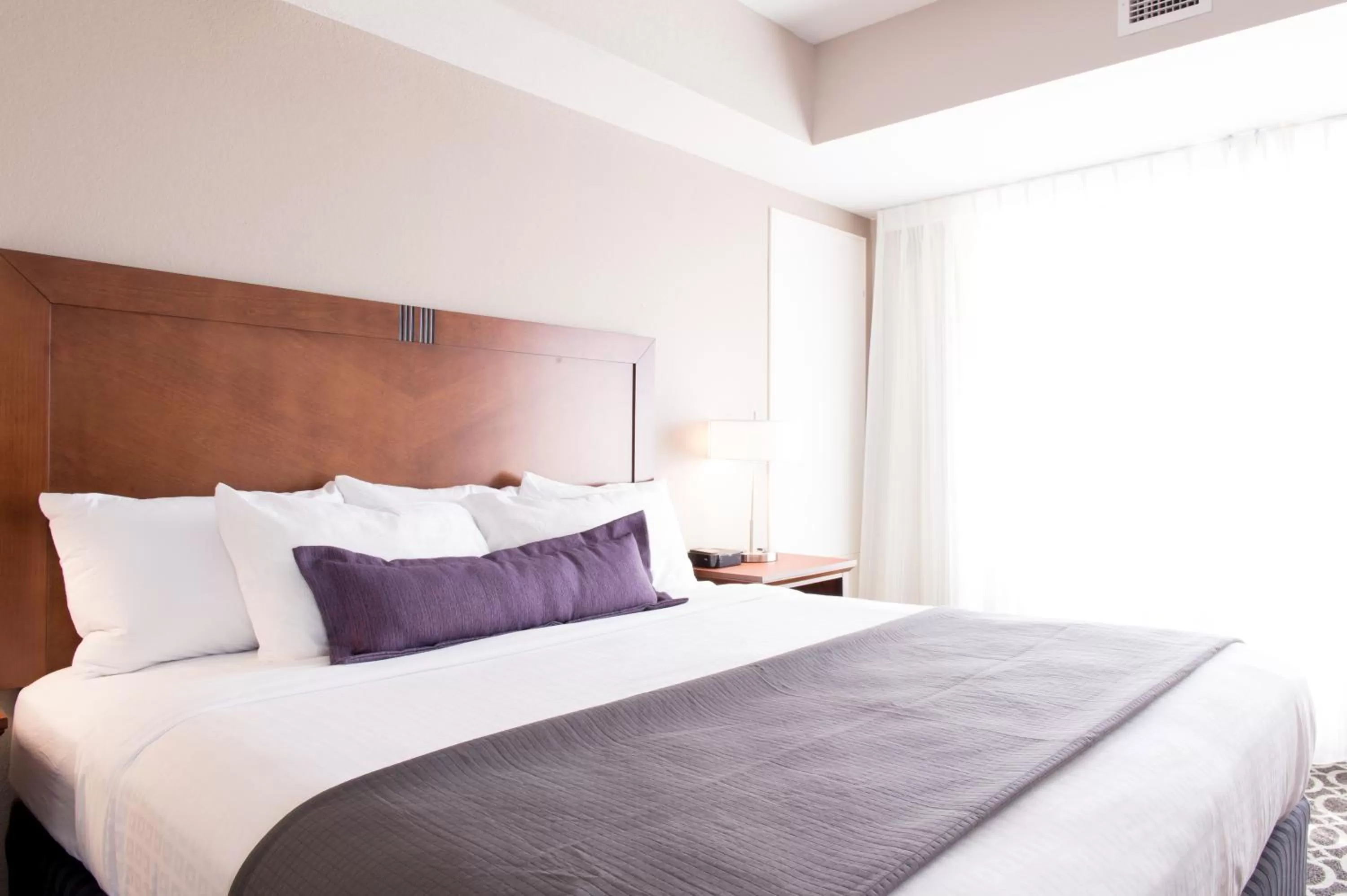 Other, Bed in Bluemont Hotel