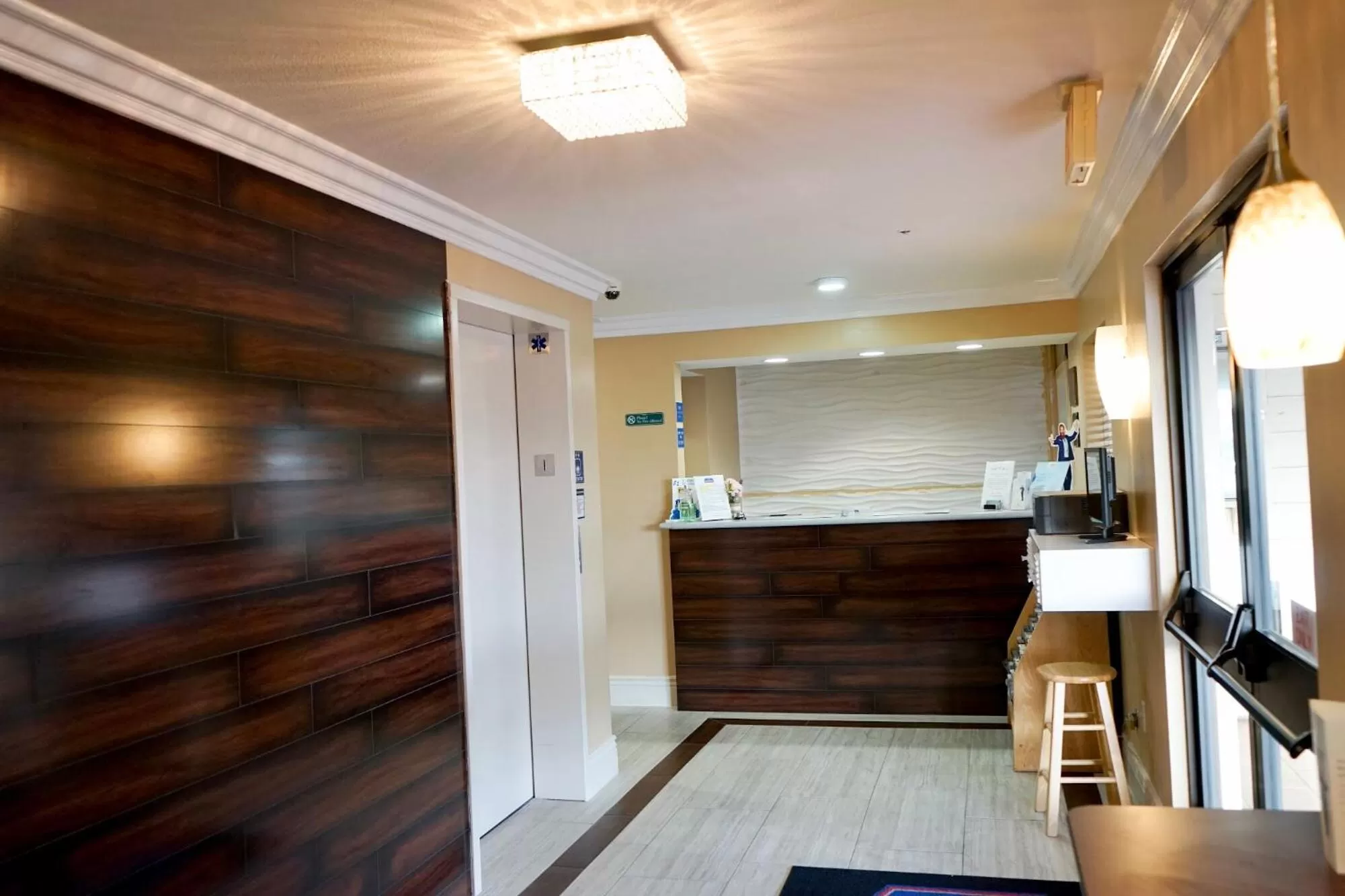 Howard Johnson by Wyndham Salinas