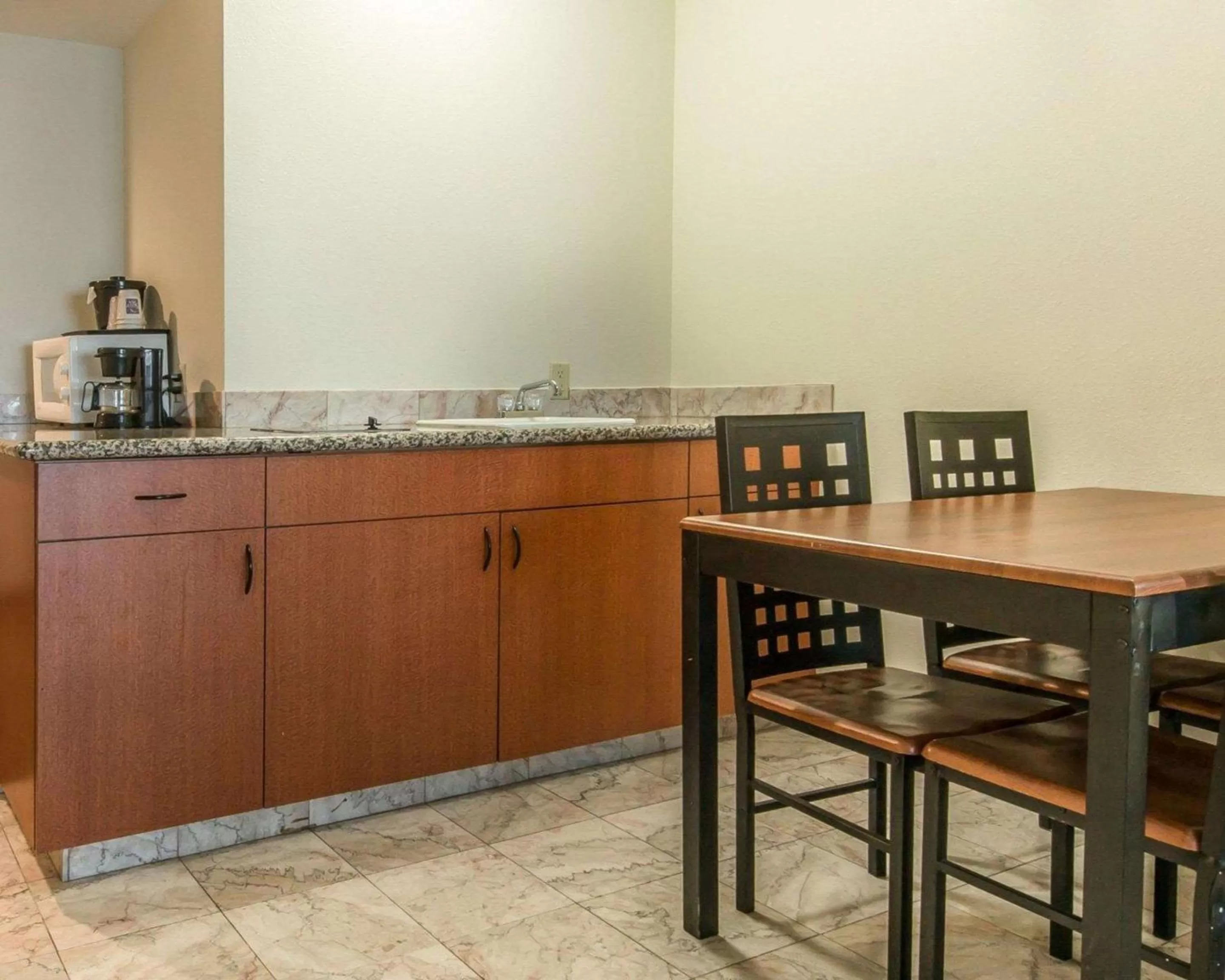 Photo of the whole room in Sleep Inn & Suites Winchester near University