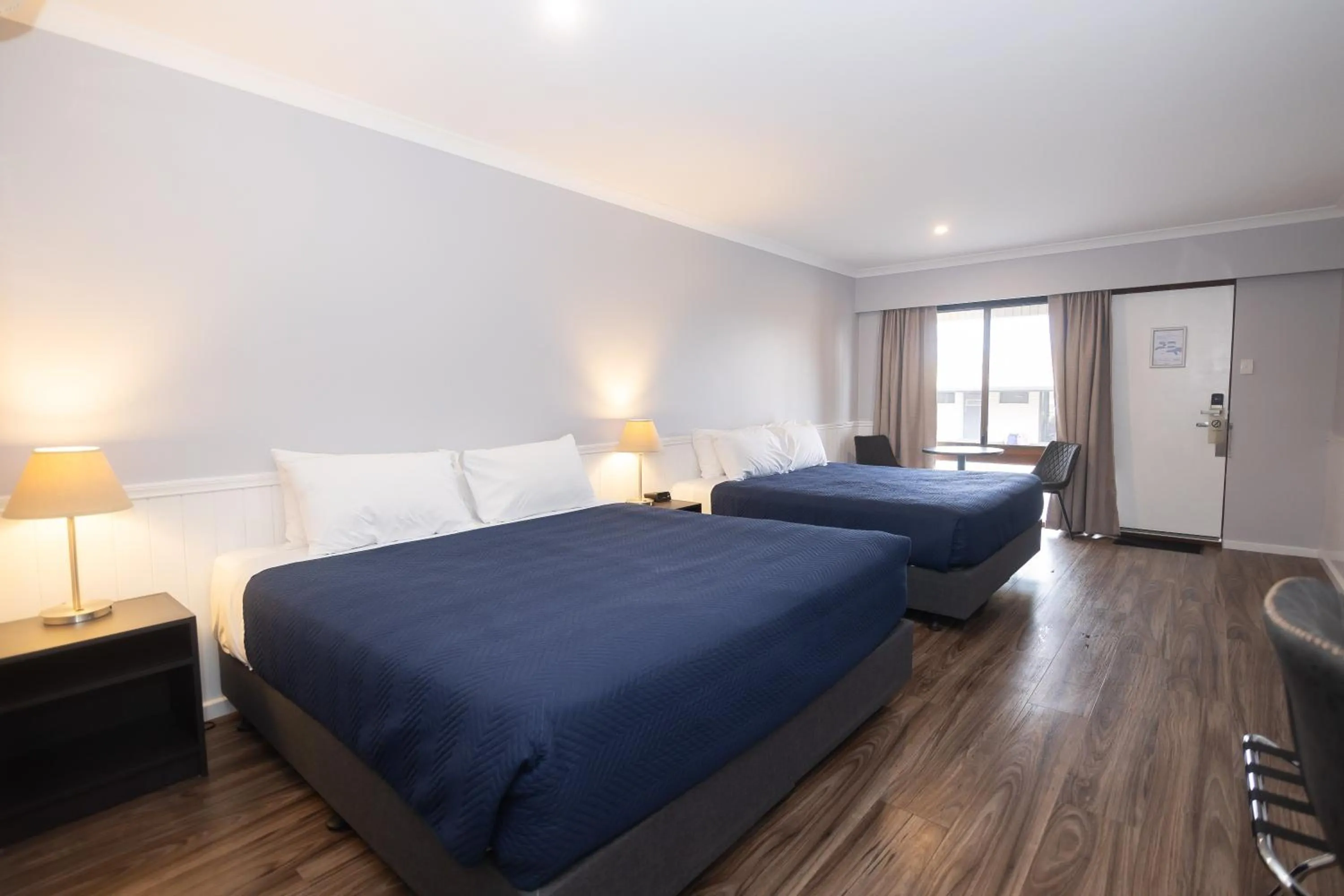 Bedroom, Bed in Dog Rock Motel