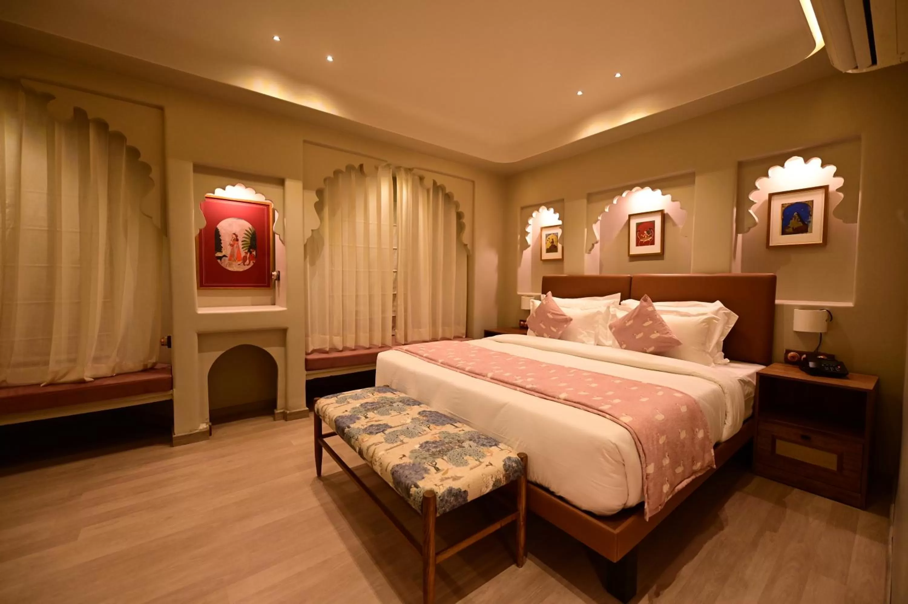 Bed in The Red Pier - My Downtown Hotels