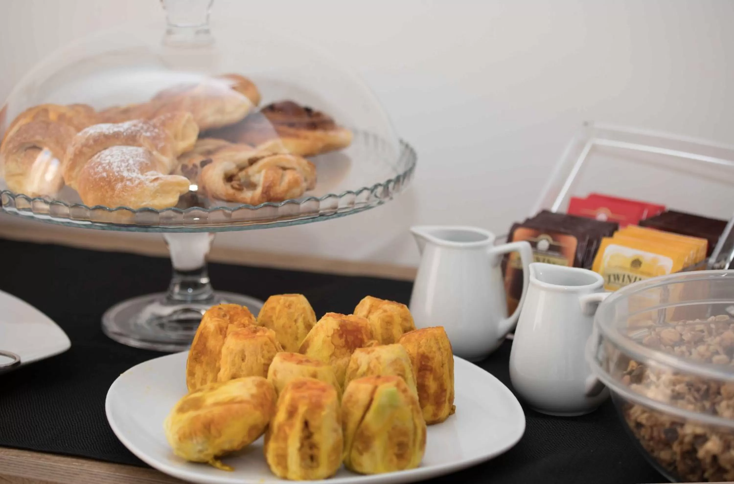 Buffet breakfast in Le Quattro Stagioni - Rooms & Suites