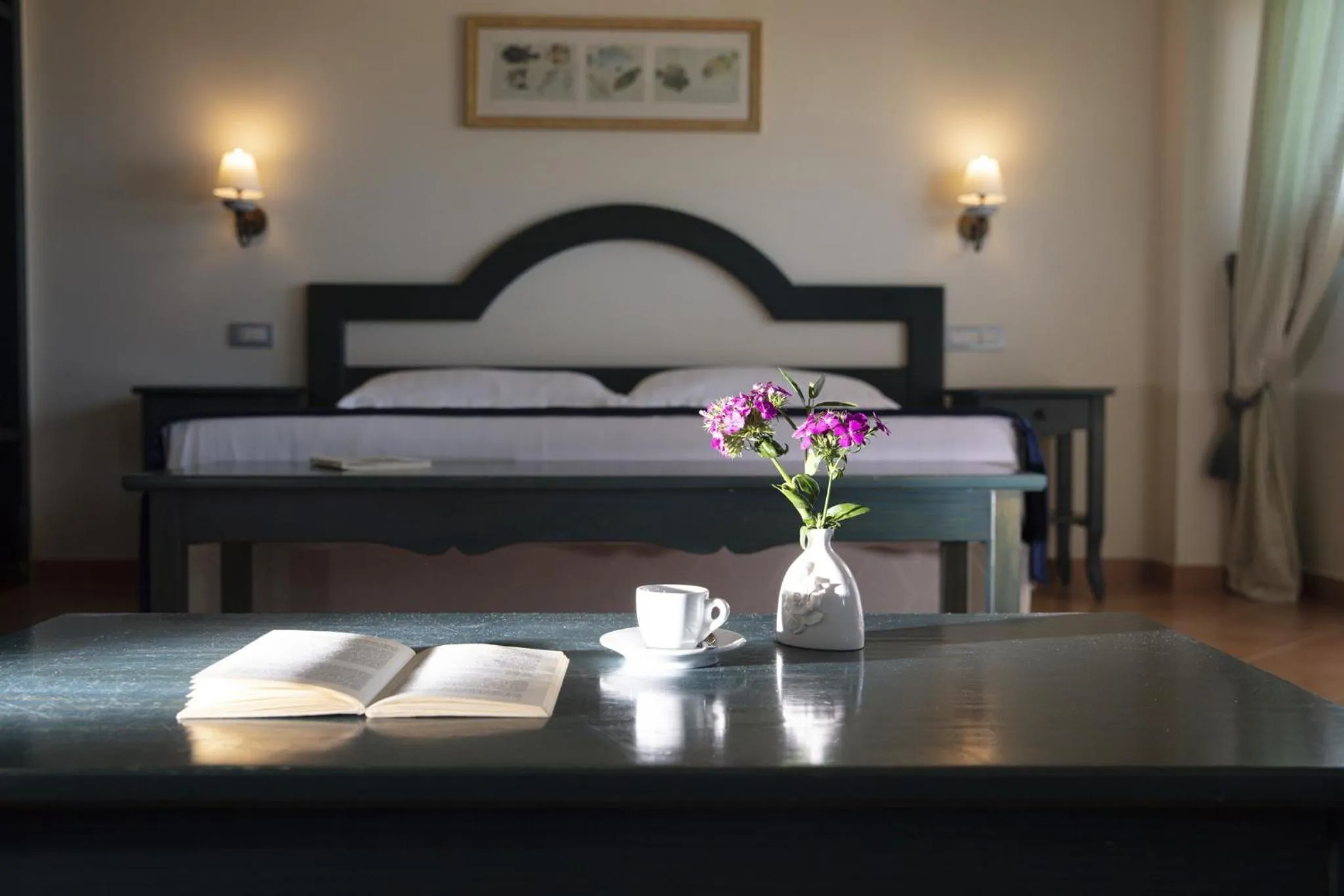 Photo of the whole room, Bed in Summit Hotel