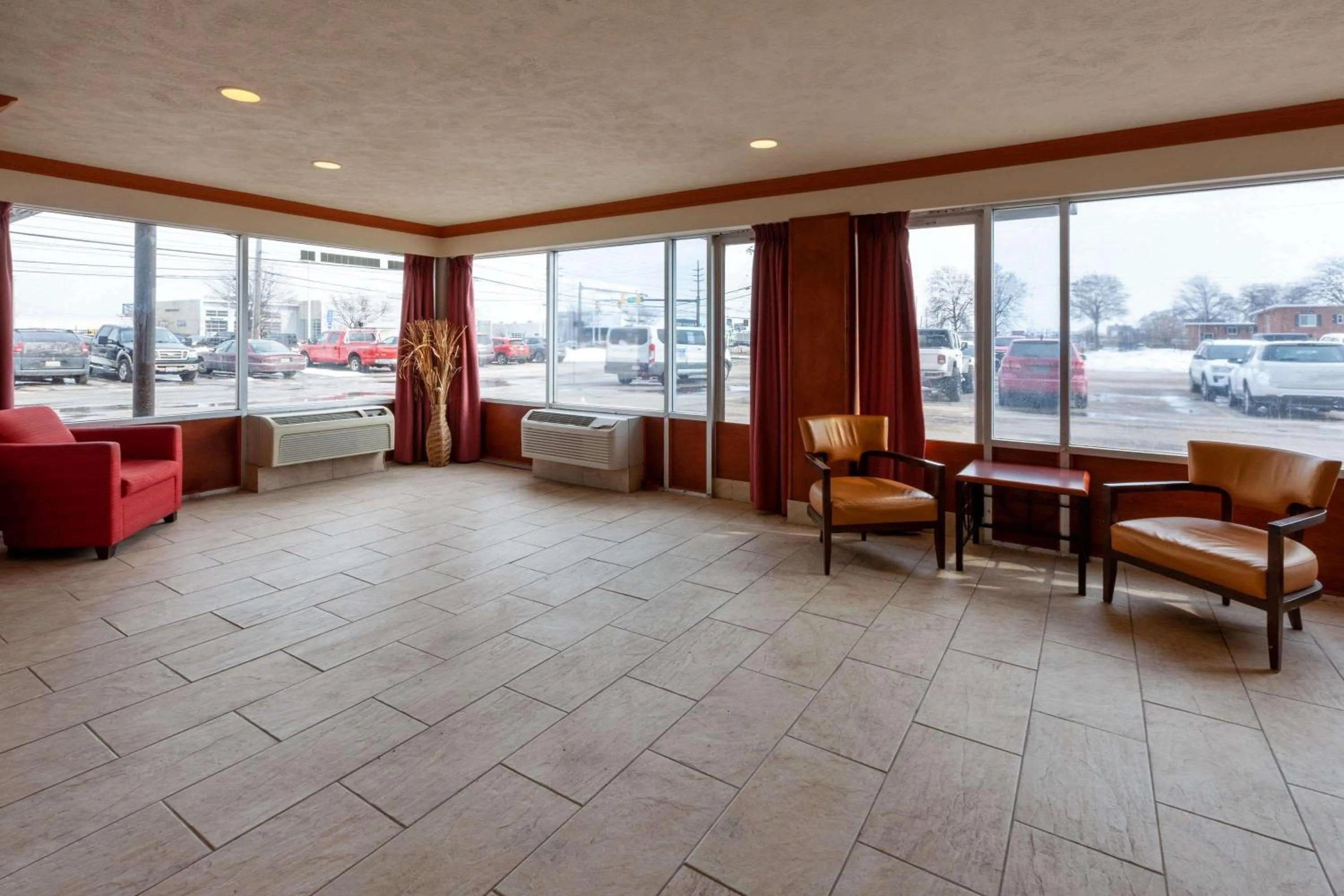 Lobby or reception in Travelodge by Wyndham Cleveland Airport