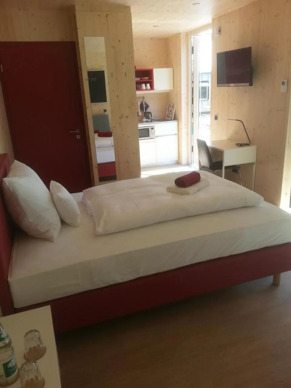 Photo of the whole room, Bed in mein kleinHOTEL