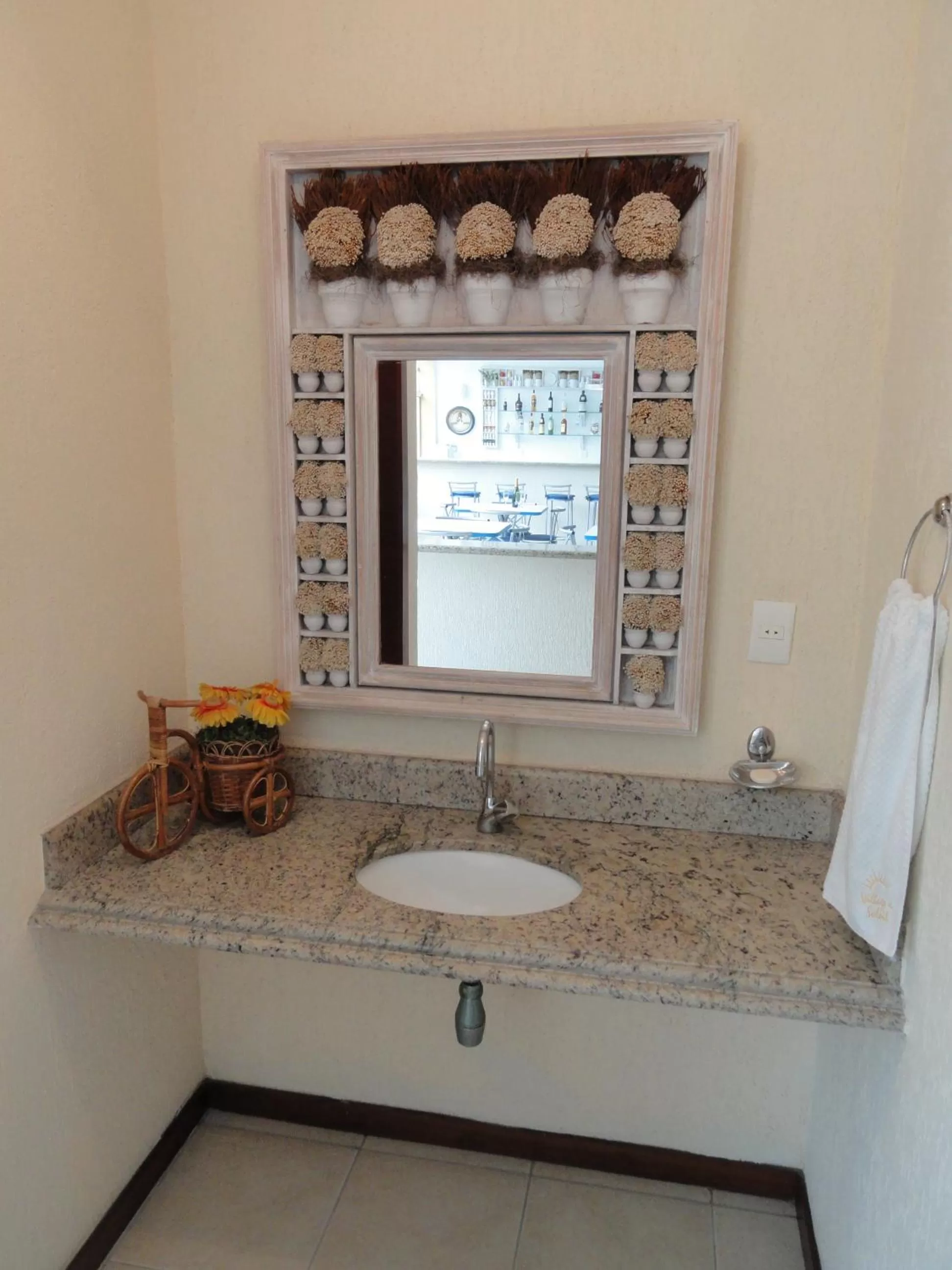 Decorative detail in Village du Soleil