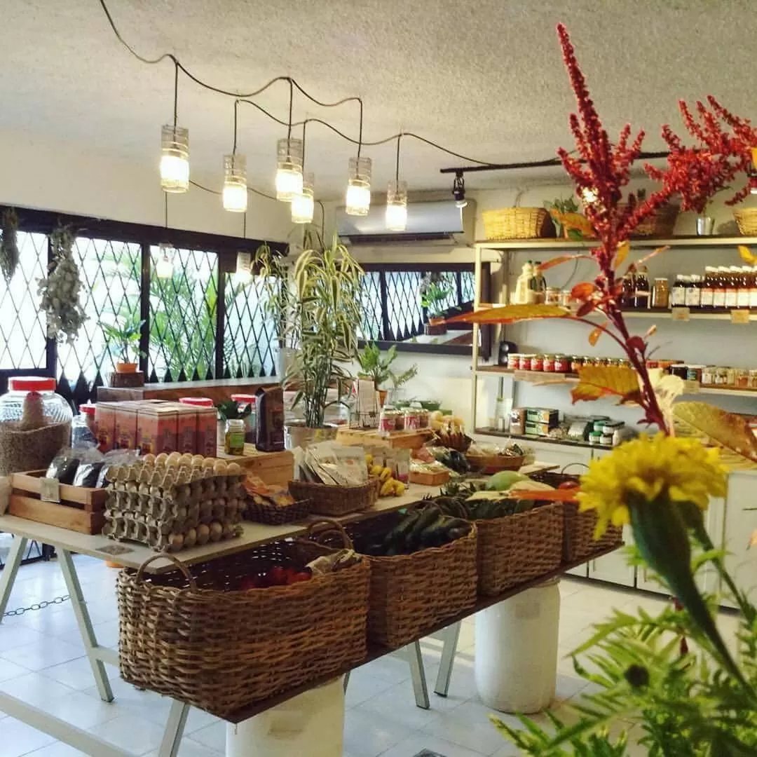 On-site shops in Cinco Hotel B&B