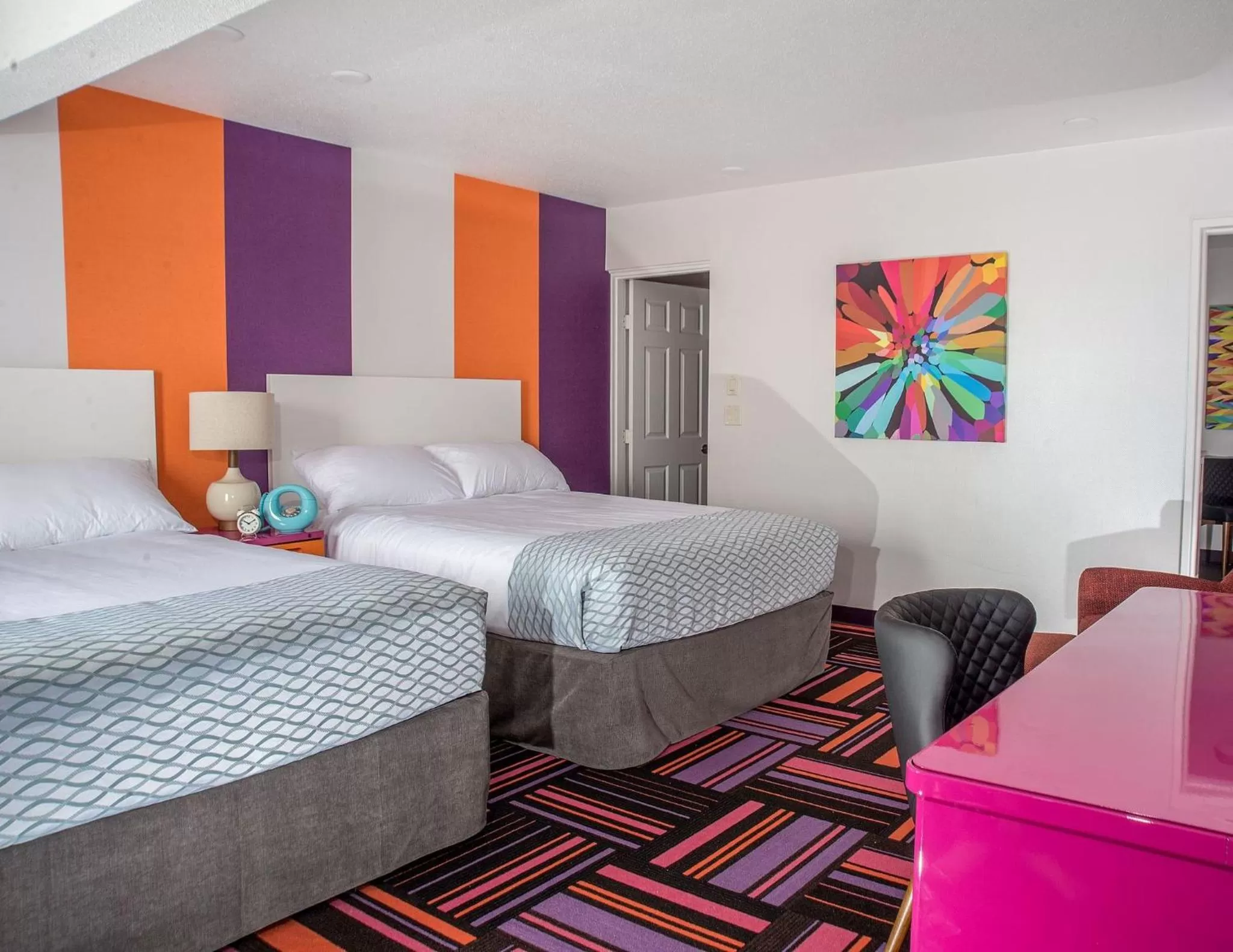 Bedroom, Bed in Hotel Zed Kelowna