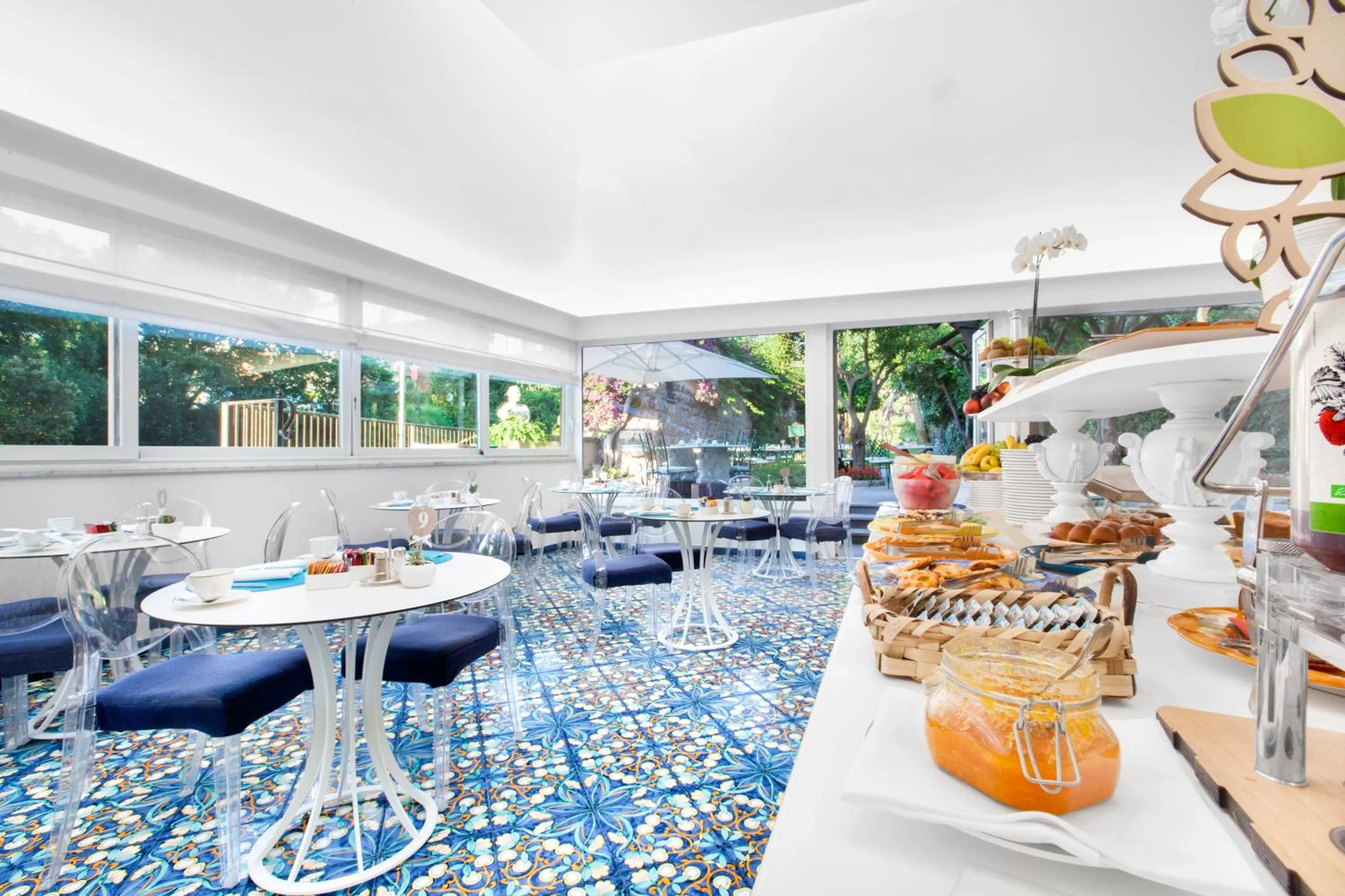 Buffet breakfast in Hotel Antiche Mura