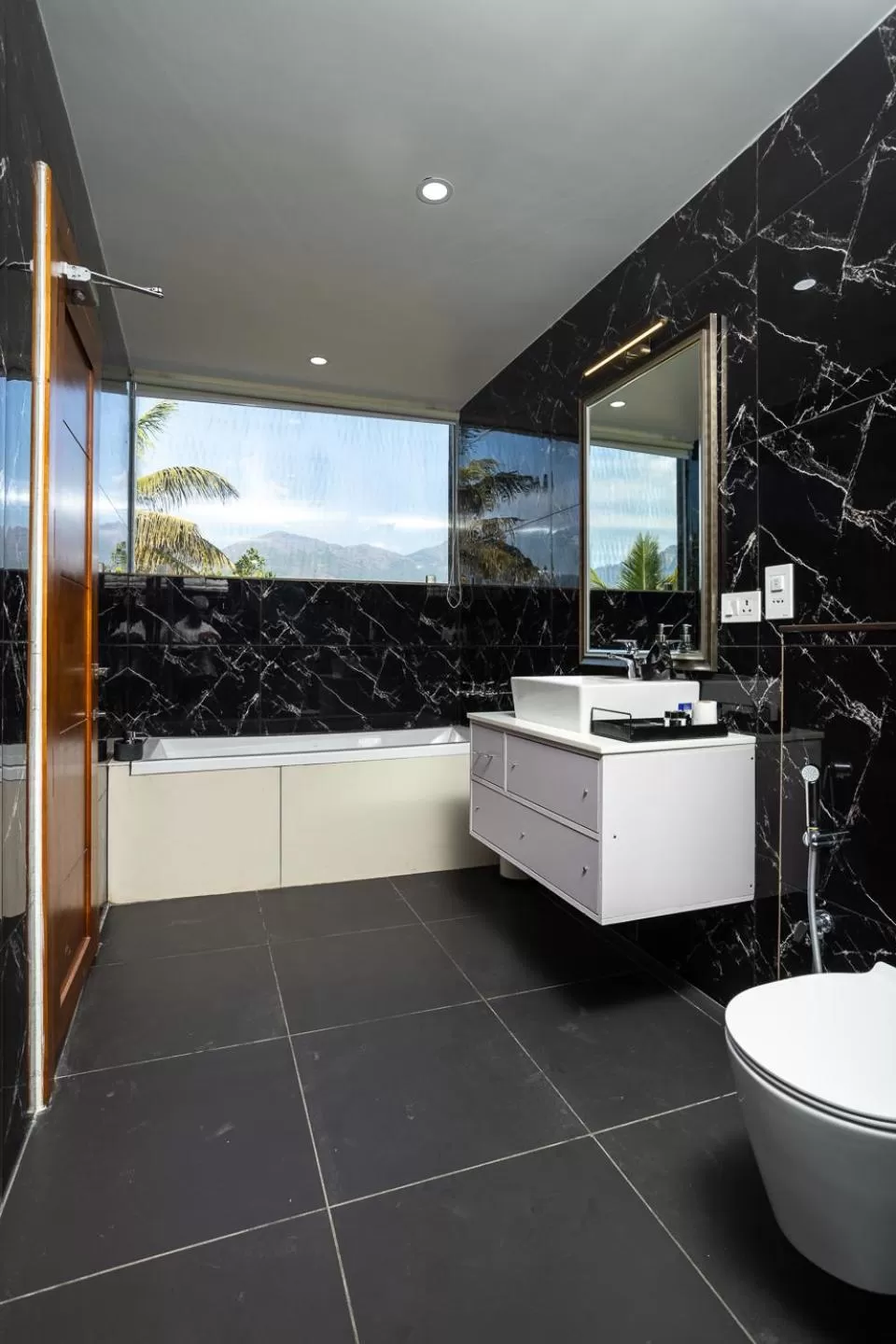 Bathroom in HOTEL WHITE HOUSE, Munnar