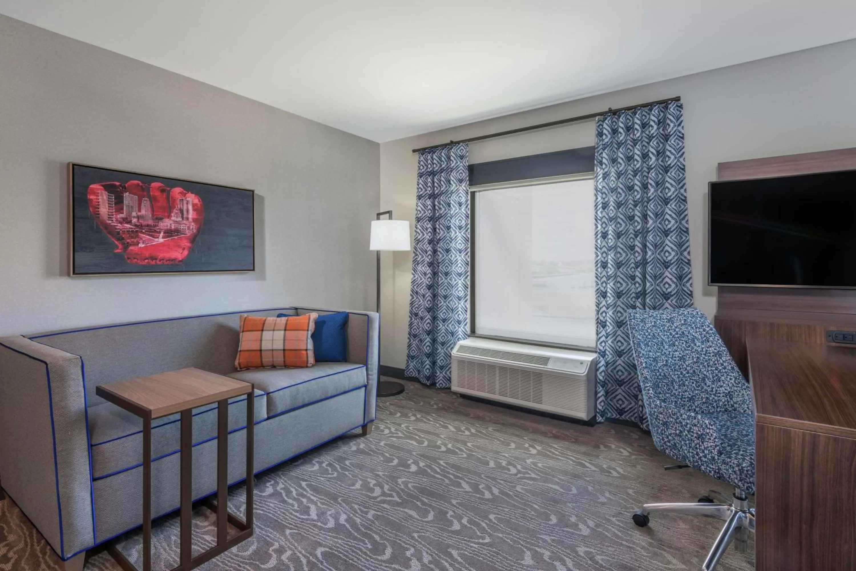 King Suite with Wet Bar in Hampton Inn & Suites Fort Wayne Downtown