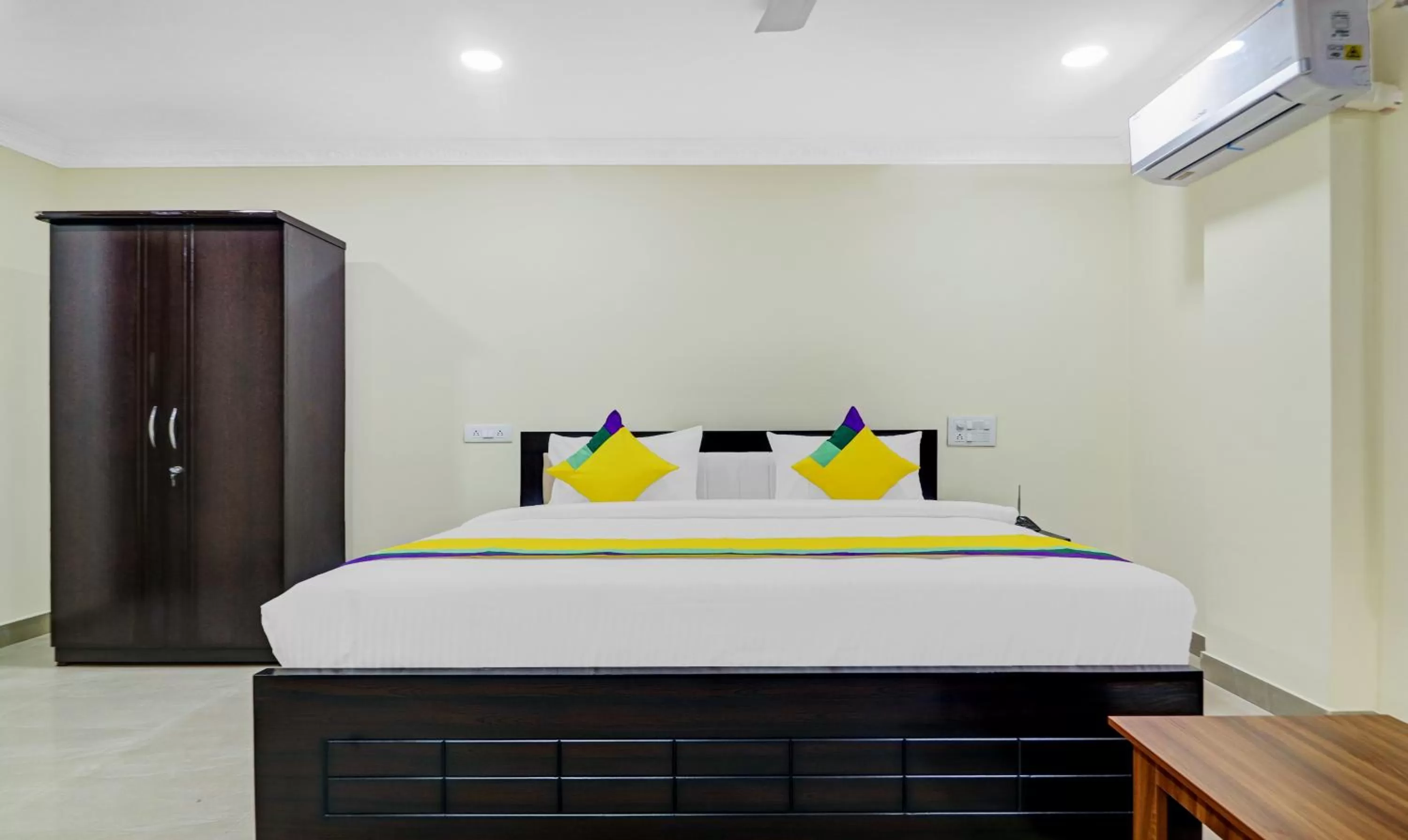 Bed in Itsy By Treebo - 99 Inn Hitech City