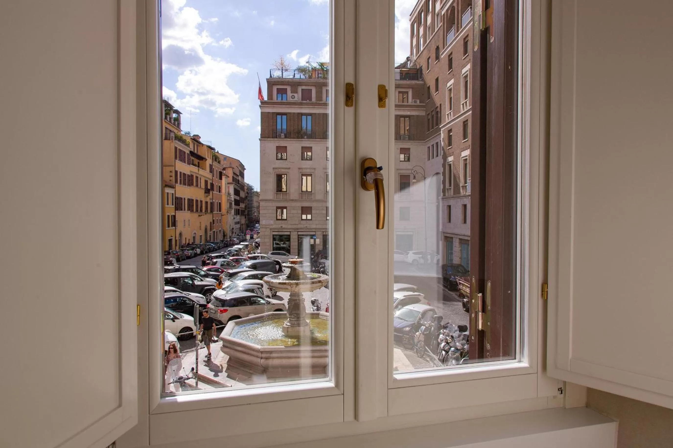 City view in Repetita Juvant