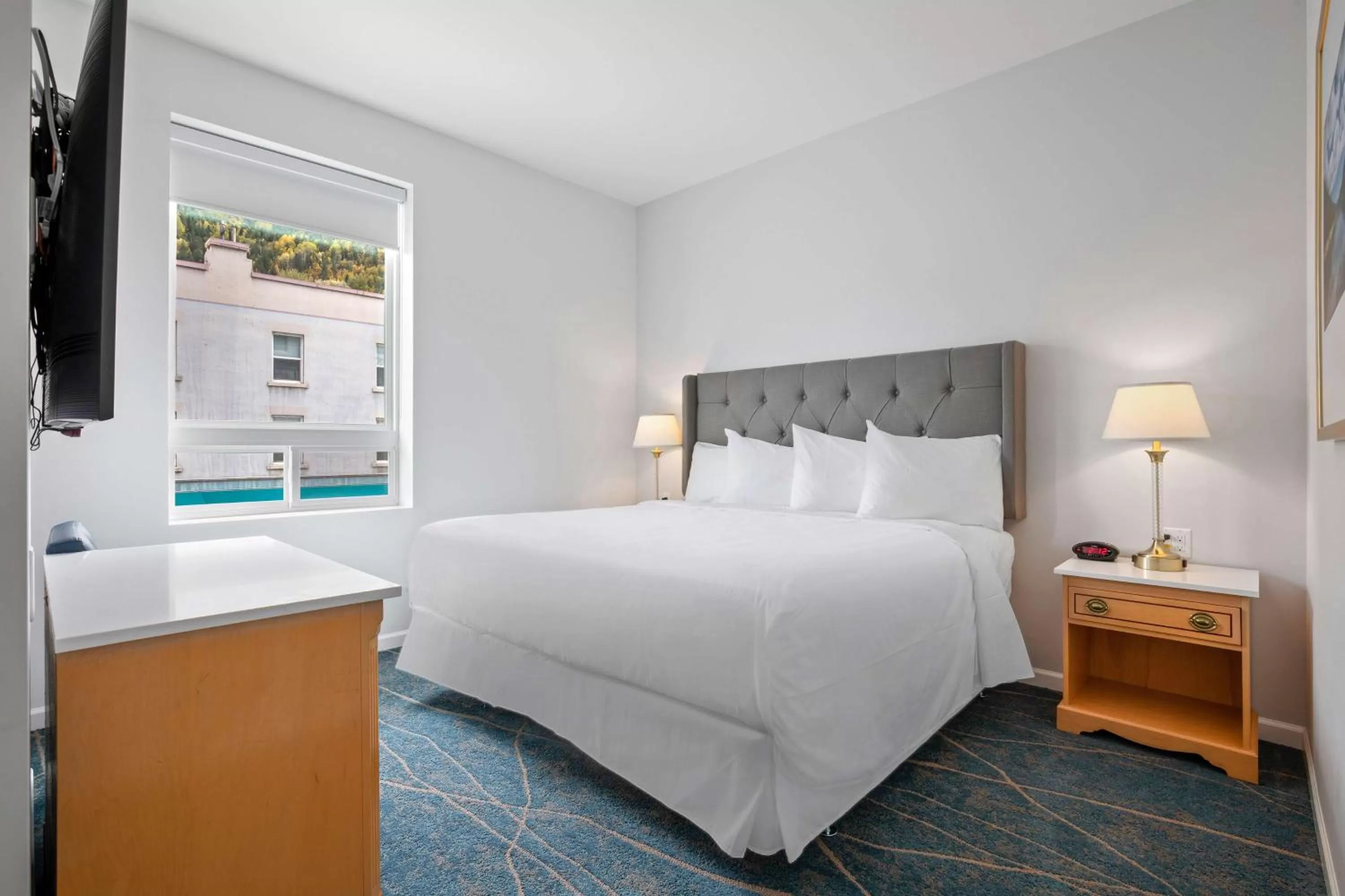 King Suite with Bath Tub - Disability Access in Crown Columbia Hotel; BW Premier Collection