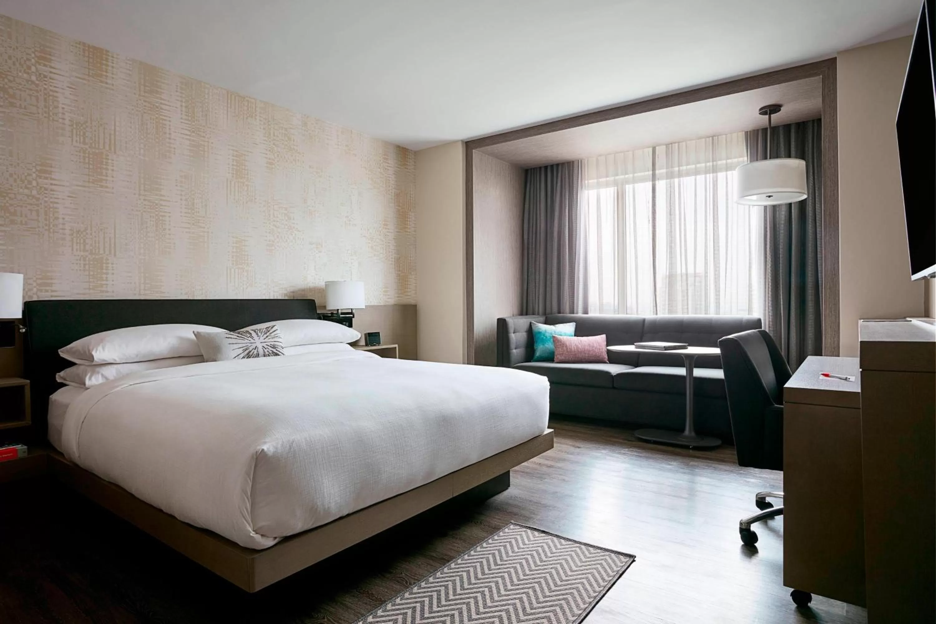 Deluxe King Room in Seattle Marriott Bellevue