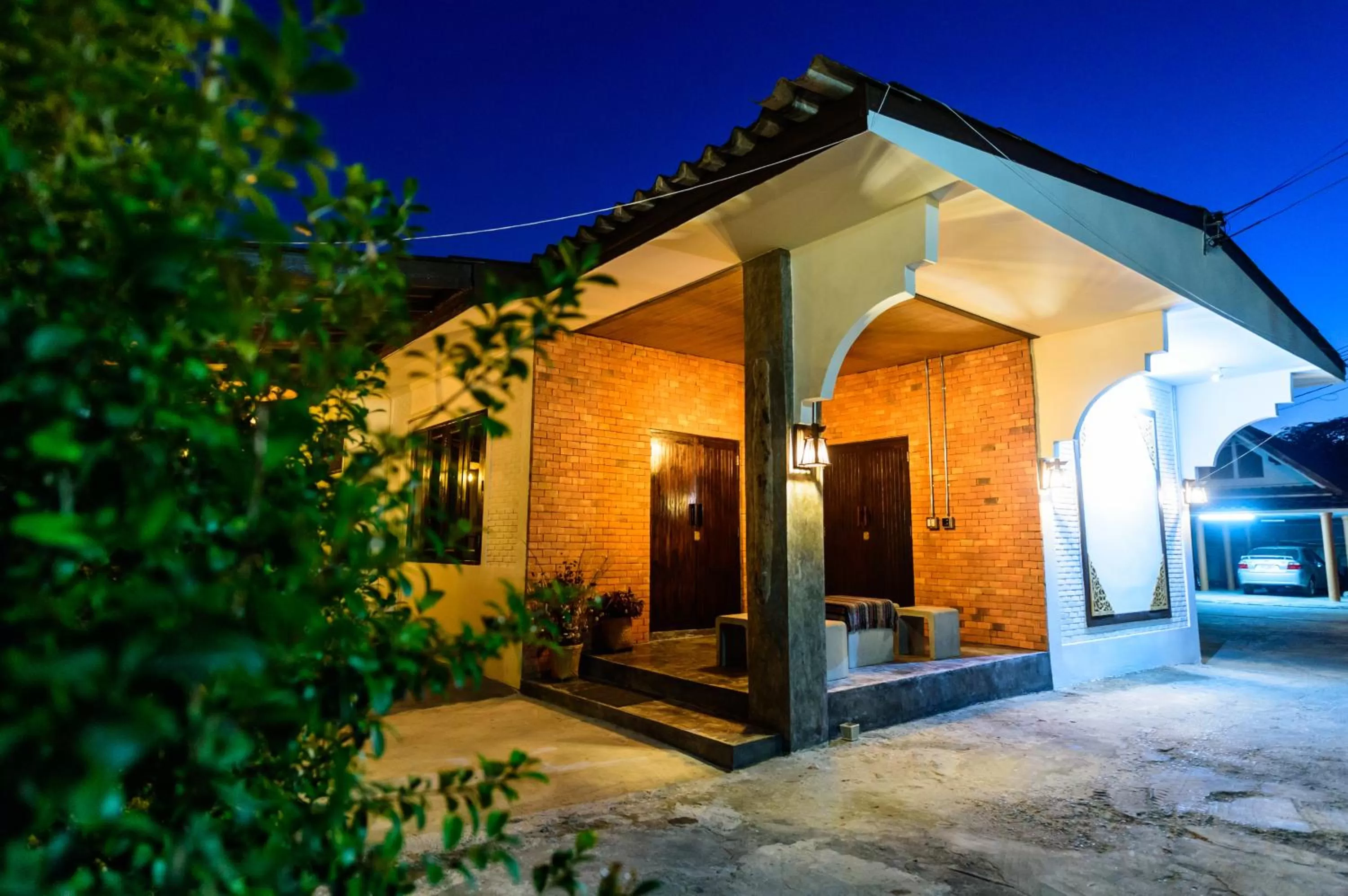 Property building in Huan Amphan