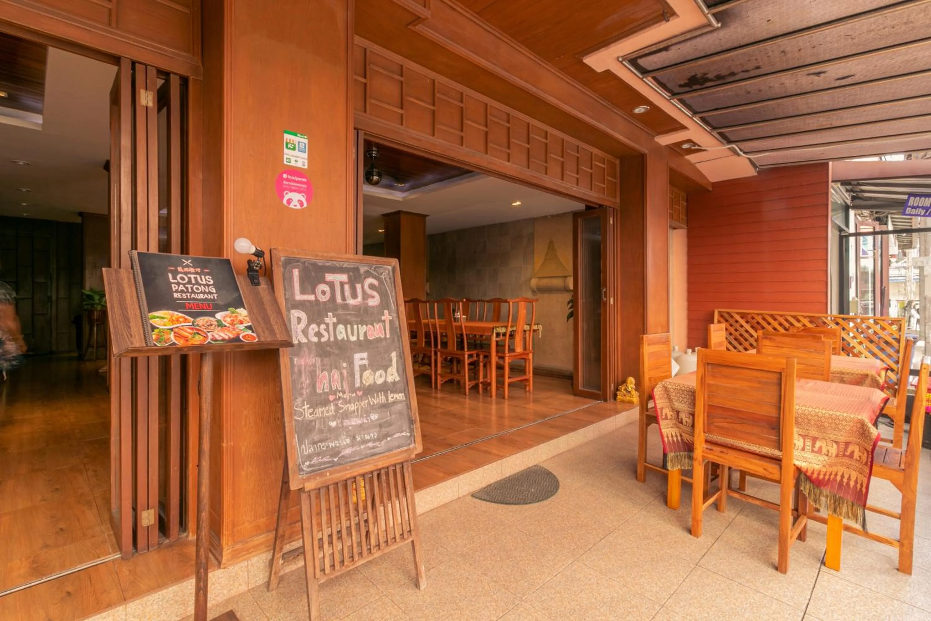 Restaurant/places to eat in Lotus Hotel Patong
