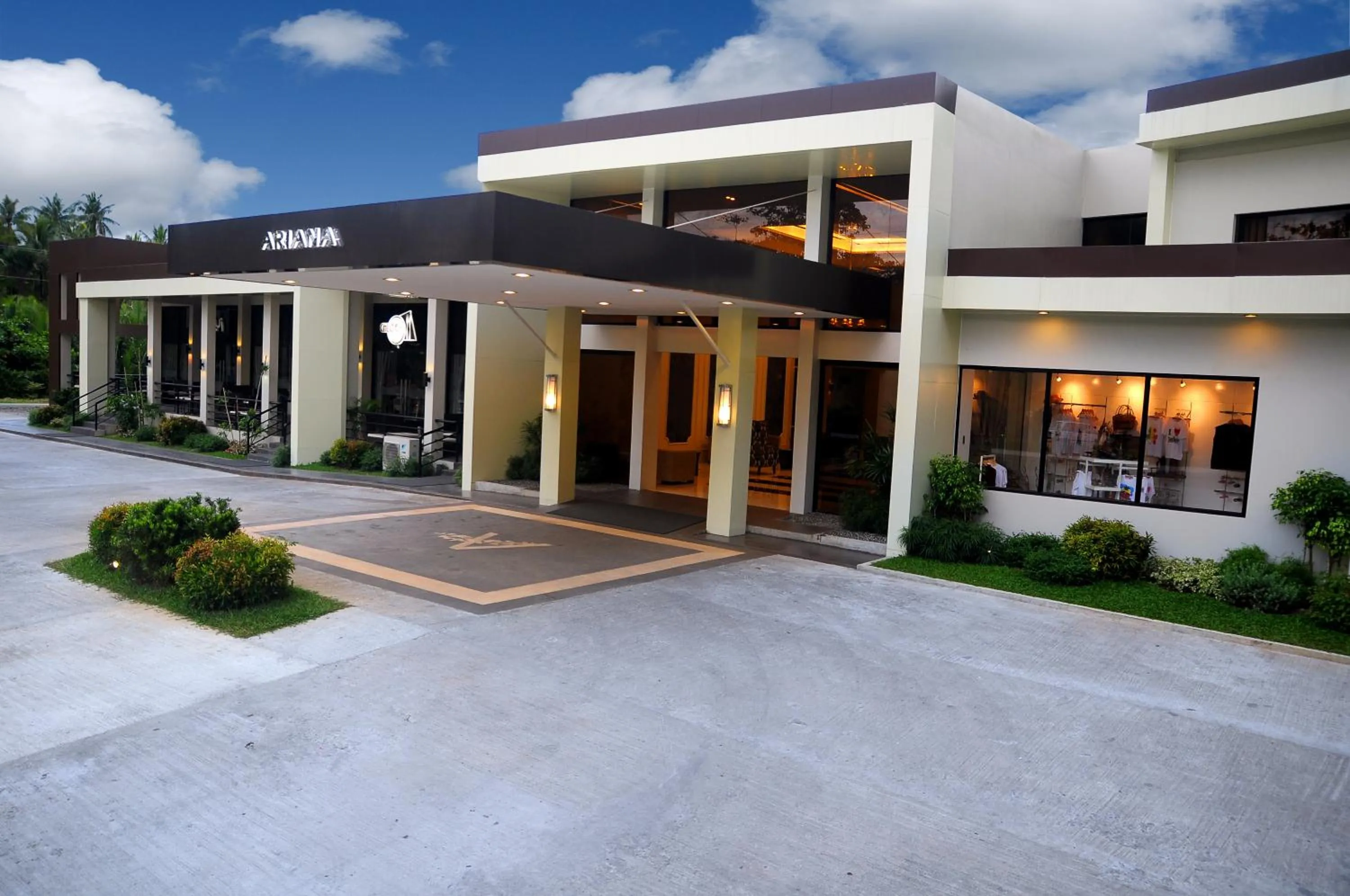 Facade/entrance in Ariana Hotel