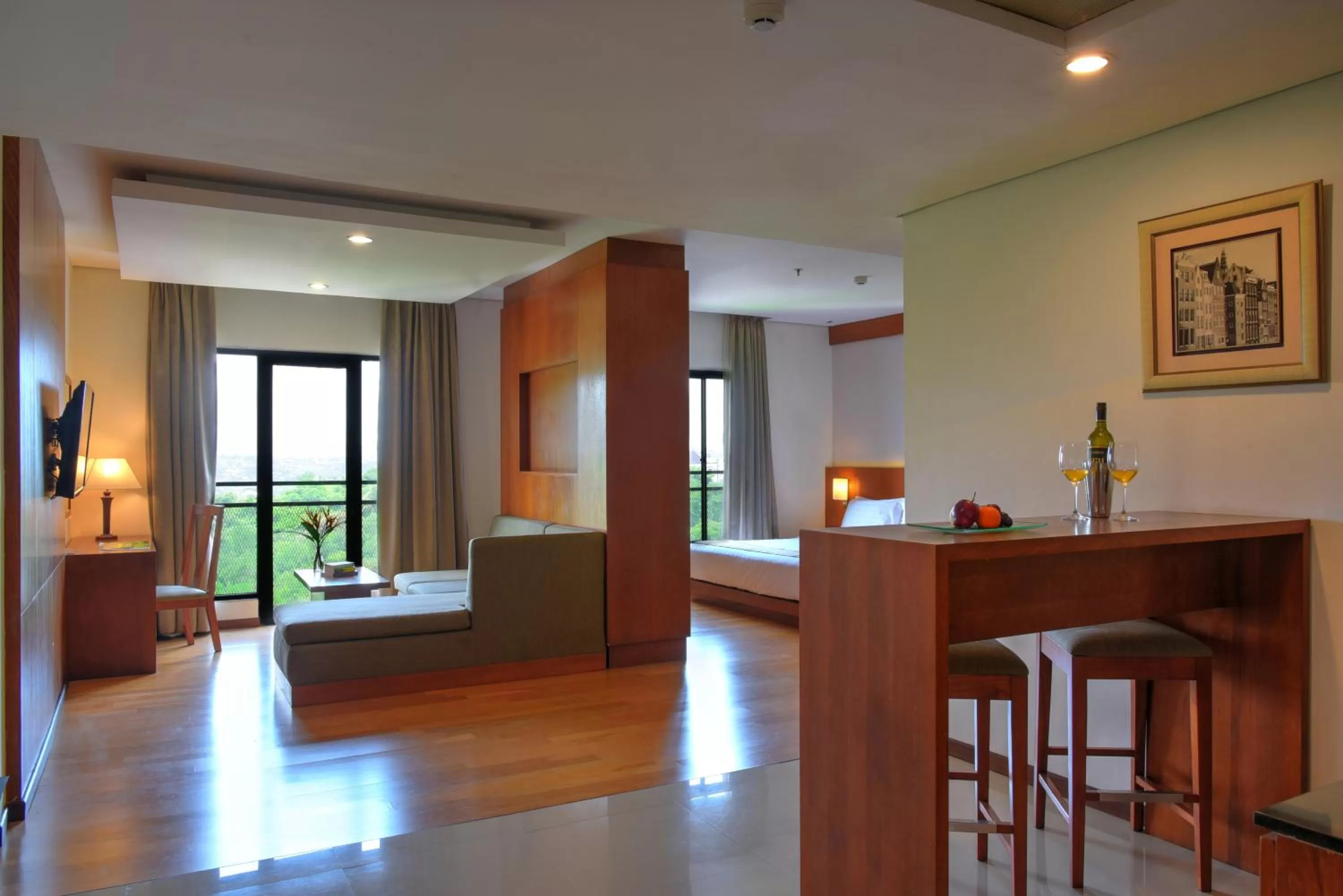 Photo of the whole room, Bed in Oak Tree Emerald Hotel & Coventions Semarang