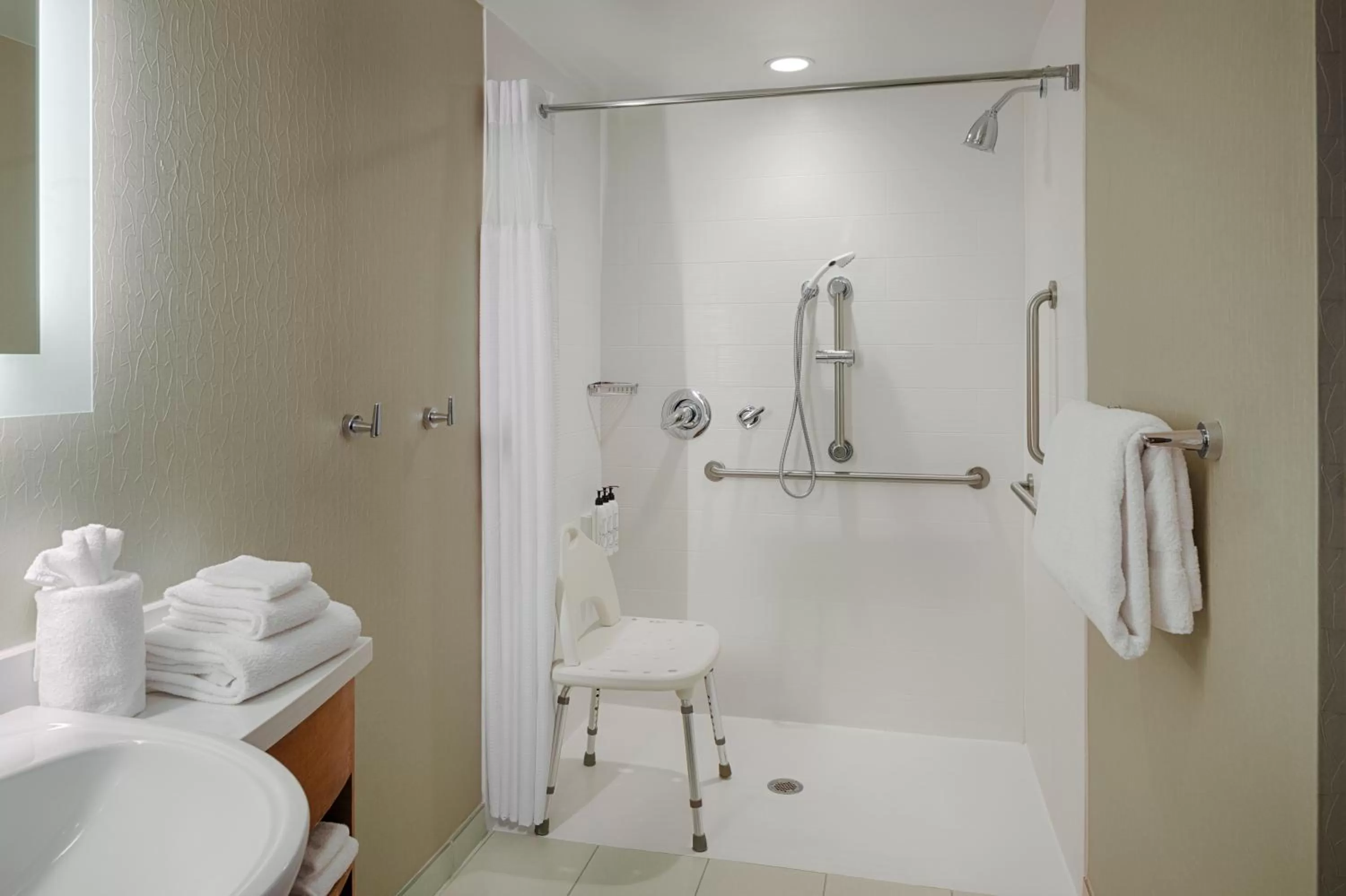 Bathroom in SpringHill Suites by Marriott Bloomington